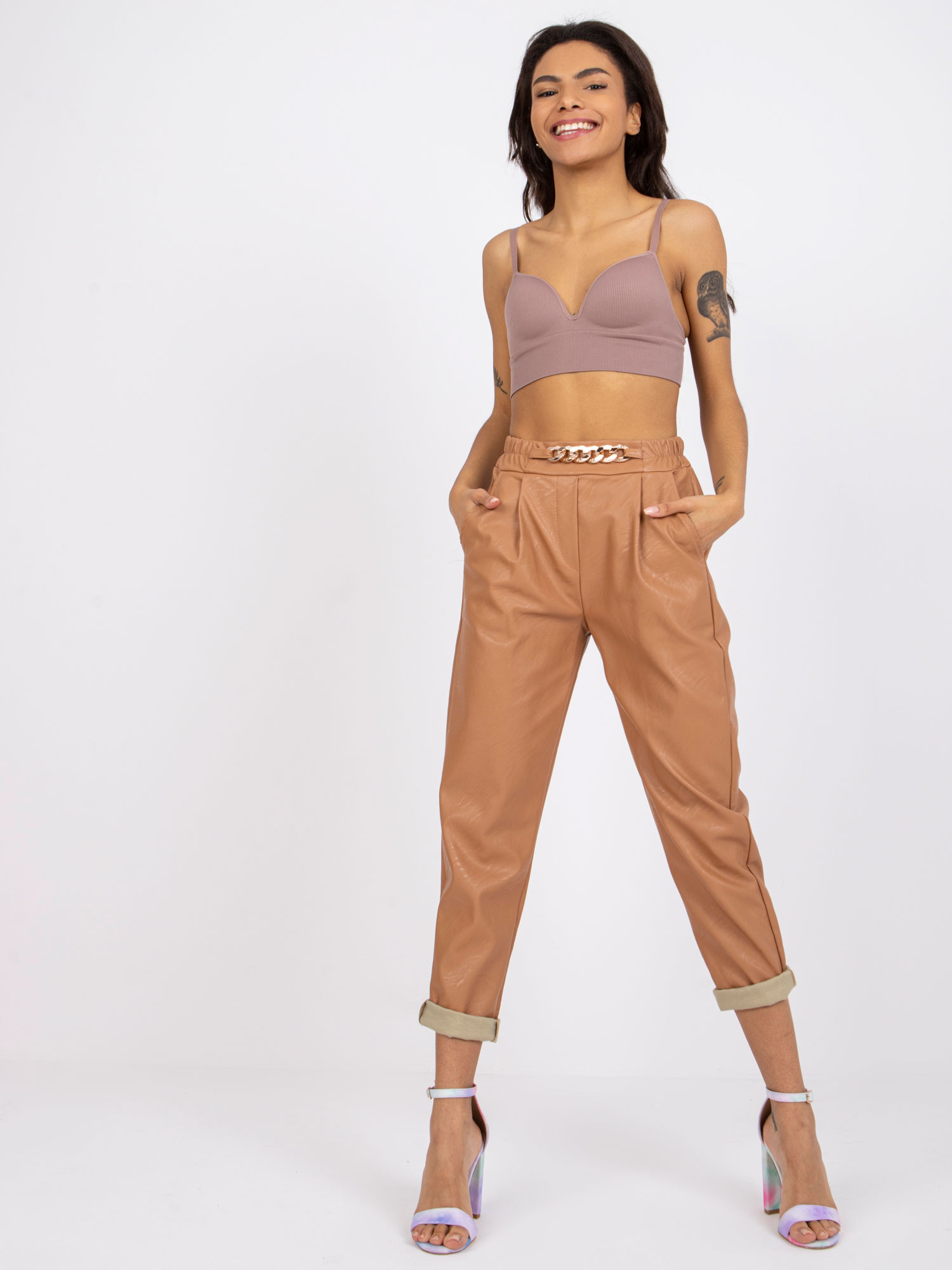 Karamelové koženkové nohavice Porto -DHJ-SP-5058.35P-caramel Veľkosť: XL