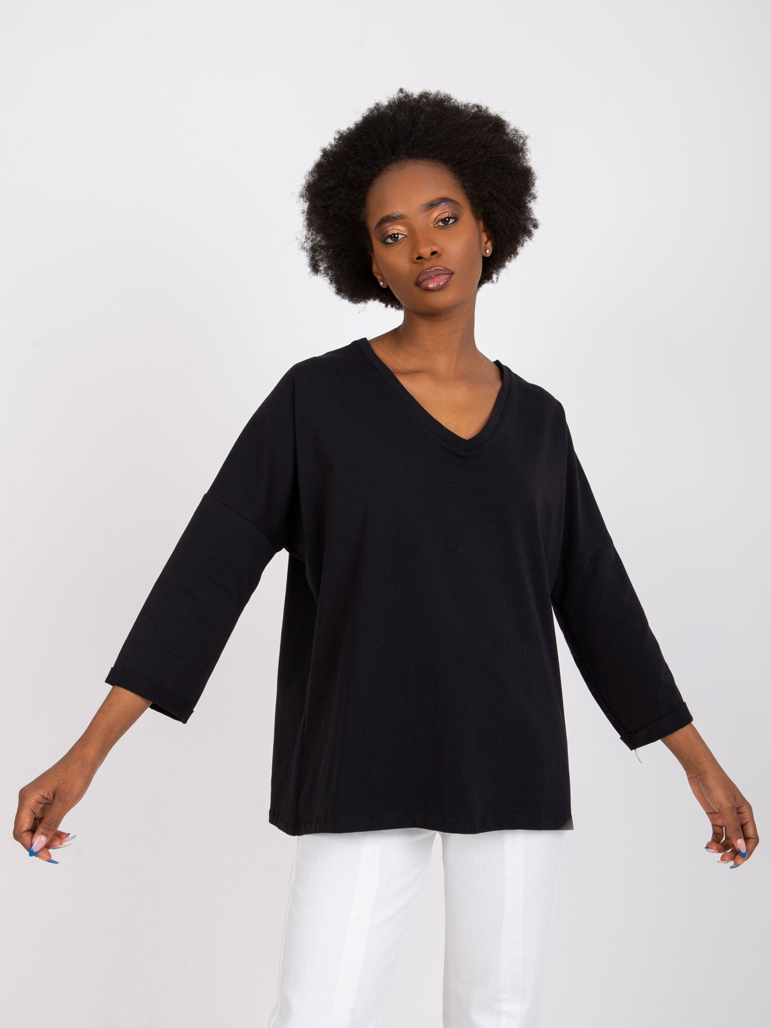 Čierna oversize blúzka Sylvie s krajkovým chrbtom -RV-BZ-7558.30-black Veľkosť: S/M