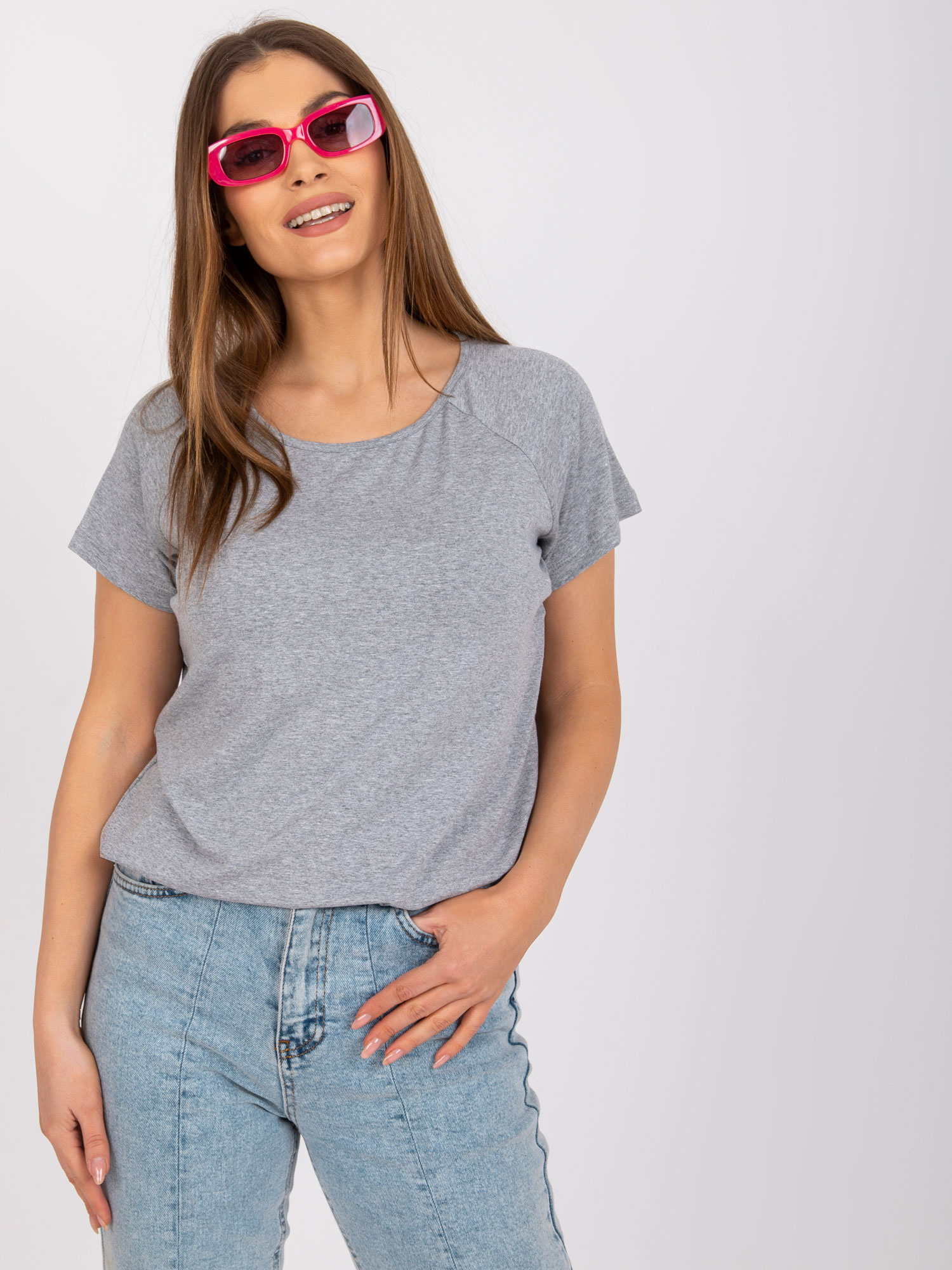 Sivé tričko s prestrihom s mašľou na chrbte RV-BZ-7664.46-grey Veľkosť: L/XL
