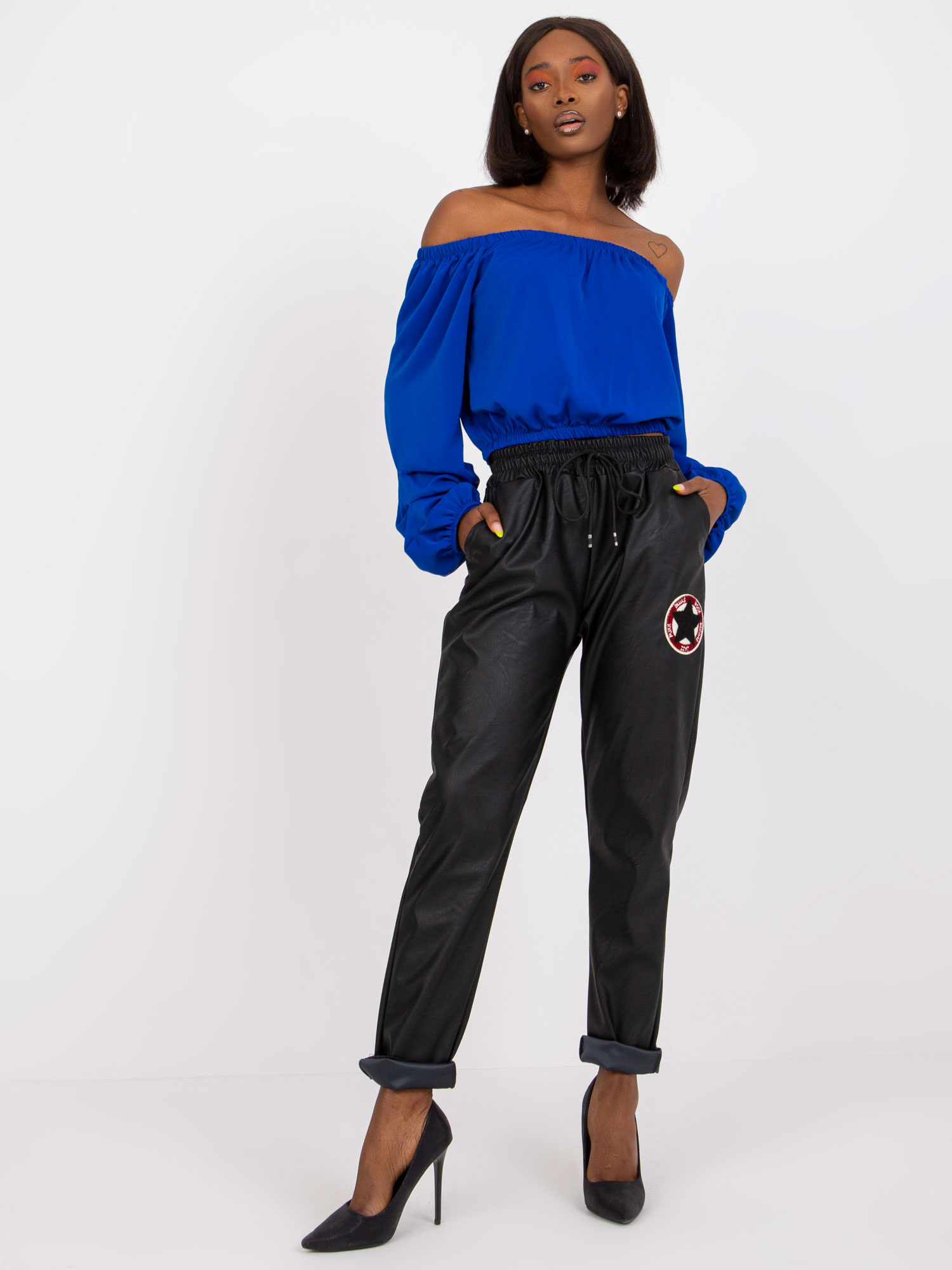 Čierne koženkové nohavice Laná na gumu v páse DHJ-SP-6096.60-black Veľkosť: ONE SIZE