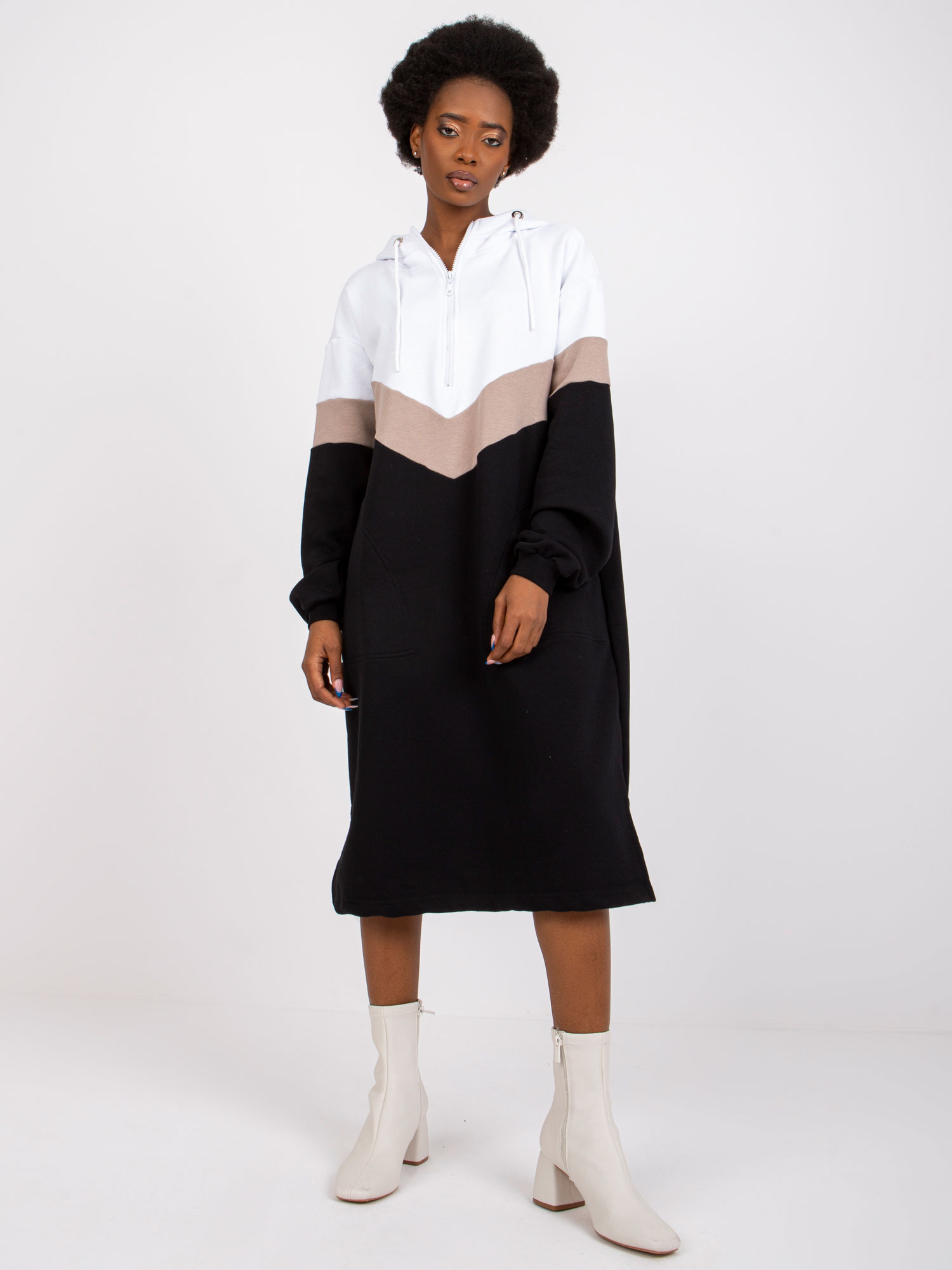 Čierno-biele midi mikinové šaty s kapucňou RV-SK-7462.00-white-black Veľkosť: S/M