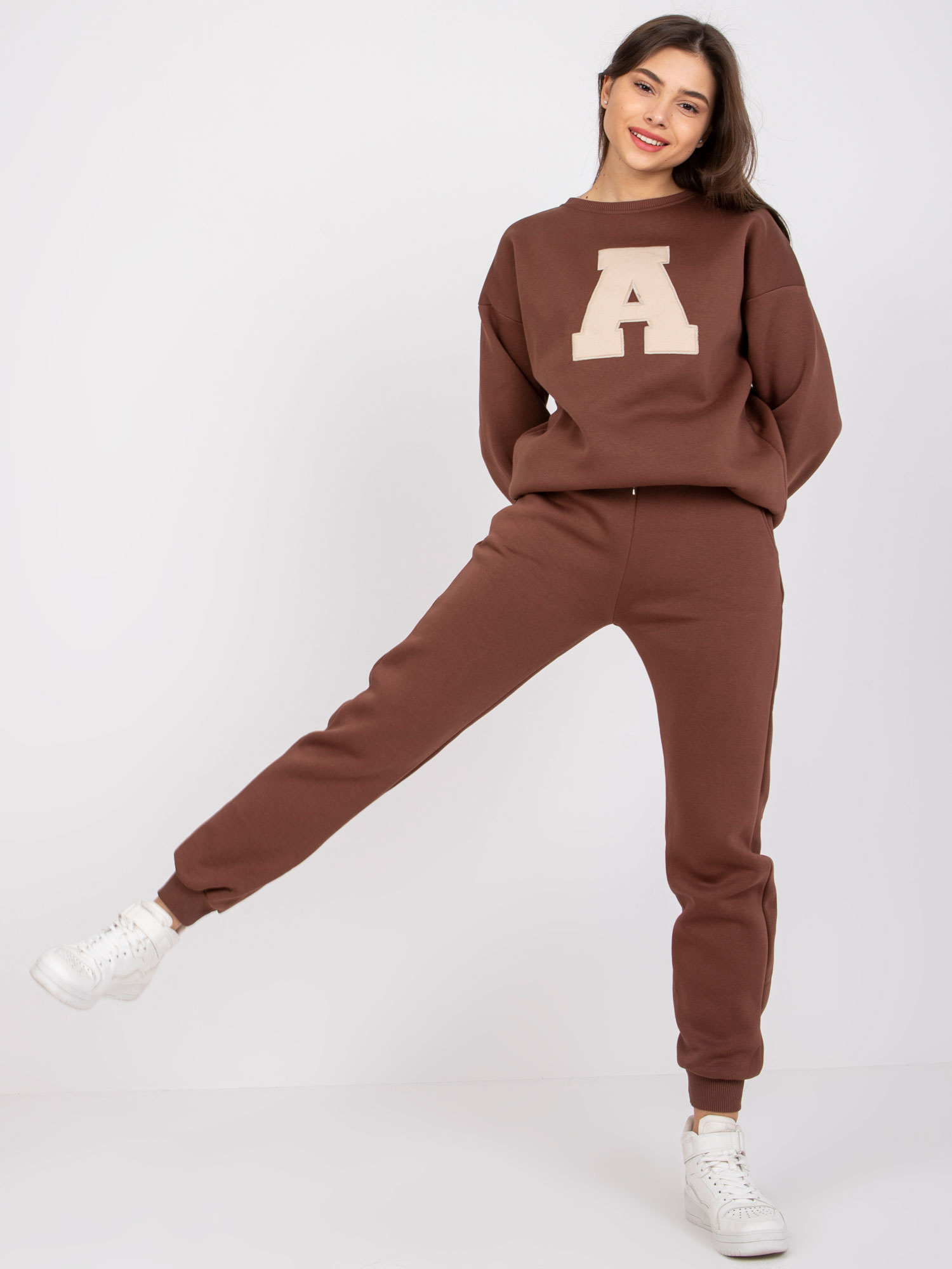 Tmavohnedá tepláková súprava EM-KMPL-U660.03-dark brown Veľkosť: ONE SIZE