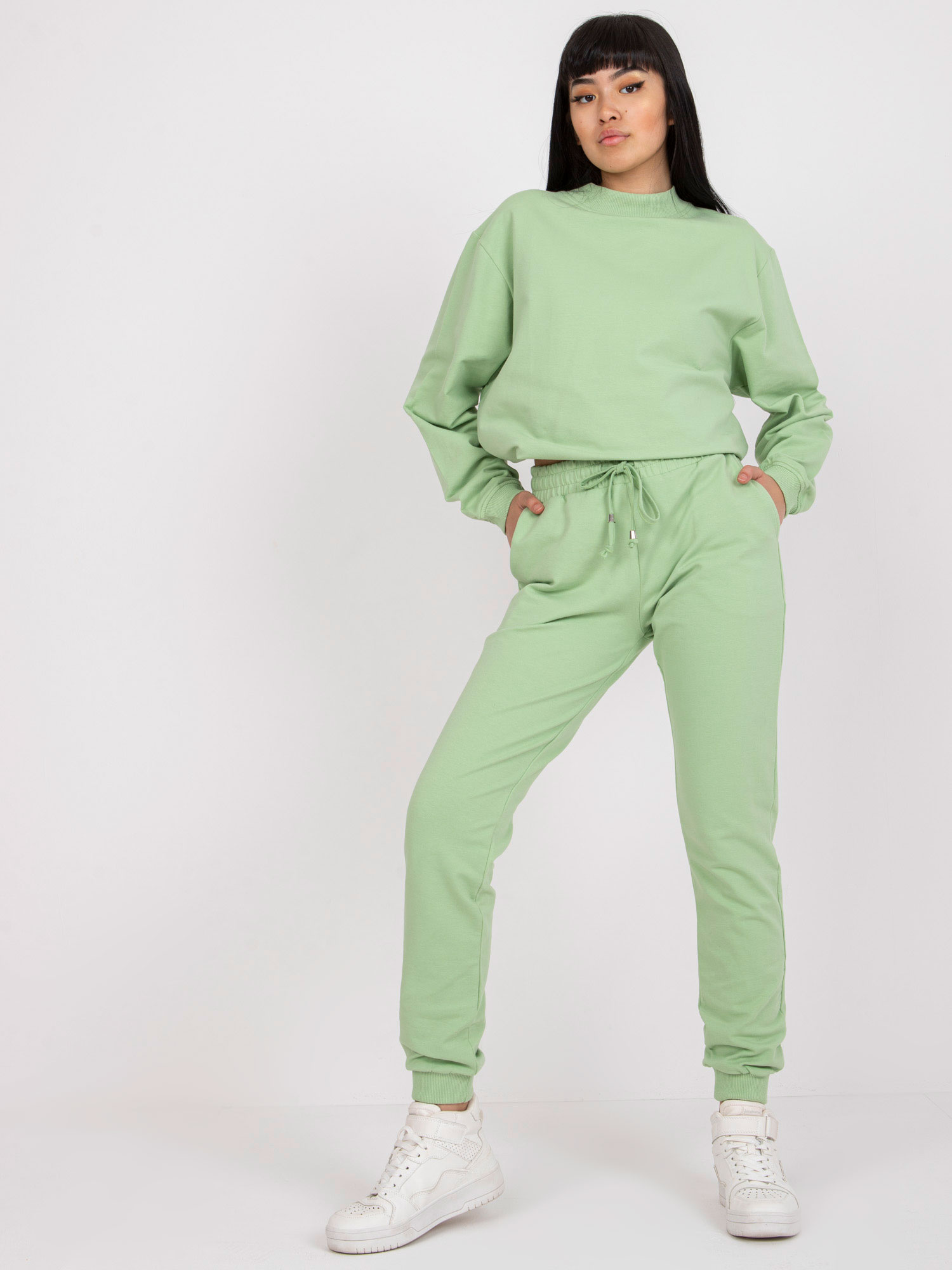 Svetlozelené bavlnené basic tepláky AP-DR-A-003-light green Veľkosť: M