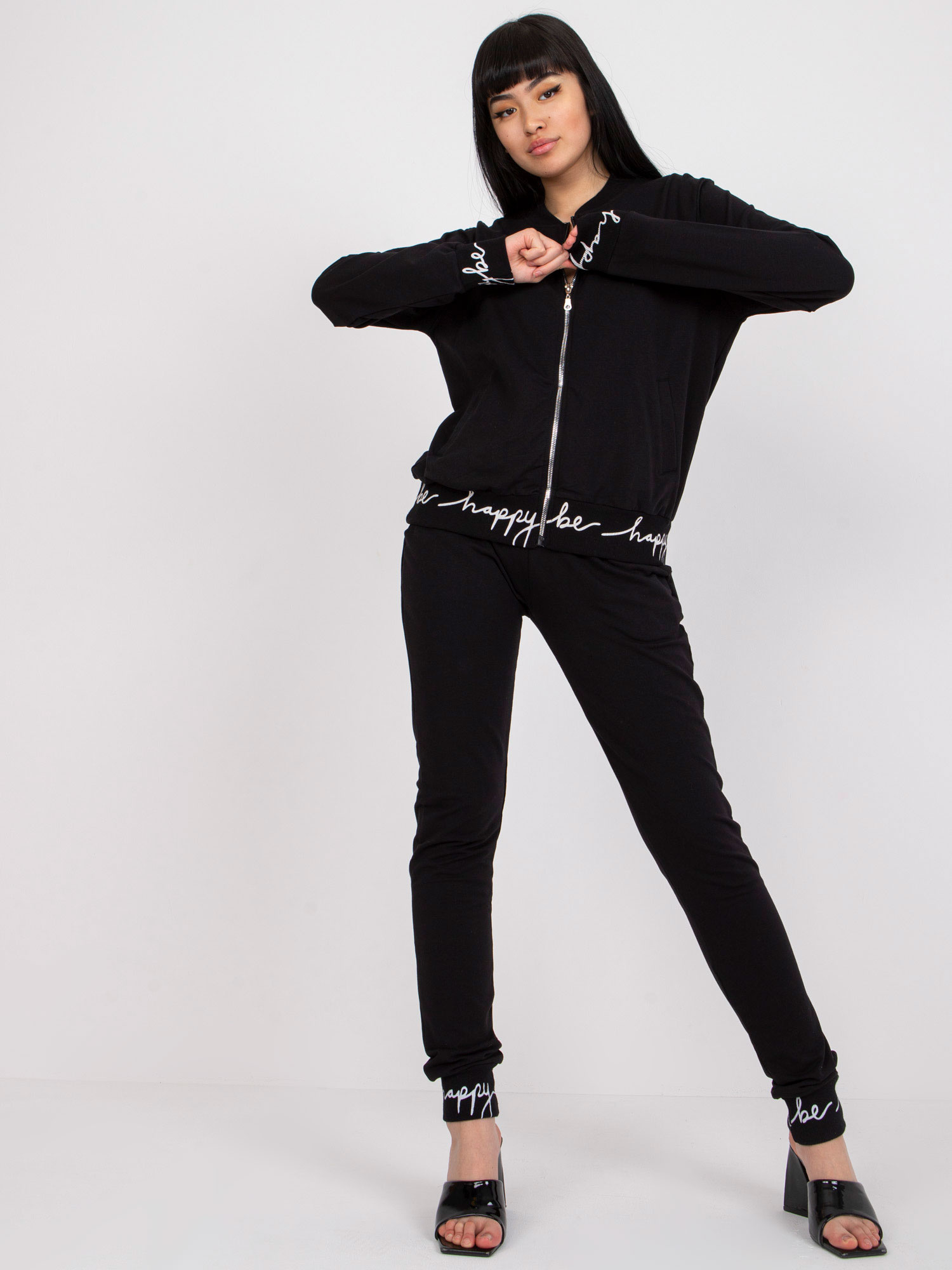 Čierna súprava s nápismi "Be Happy" na lemoch -RV-KMPL-7649.26P-black Veľkosť: S/M