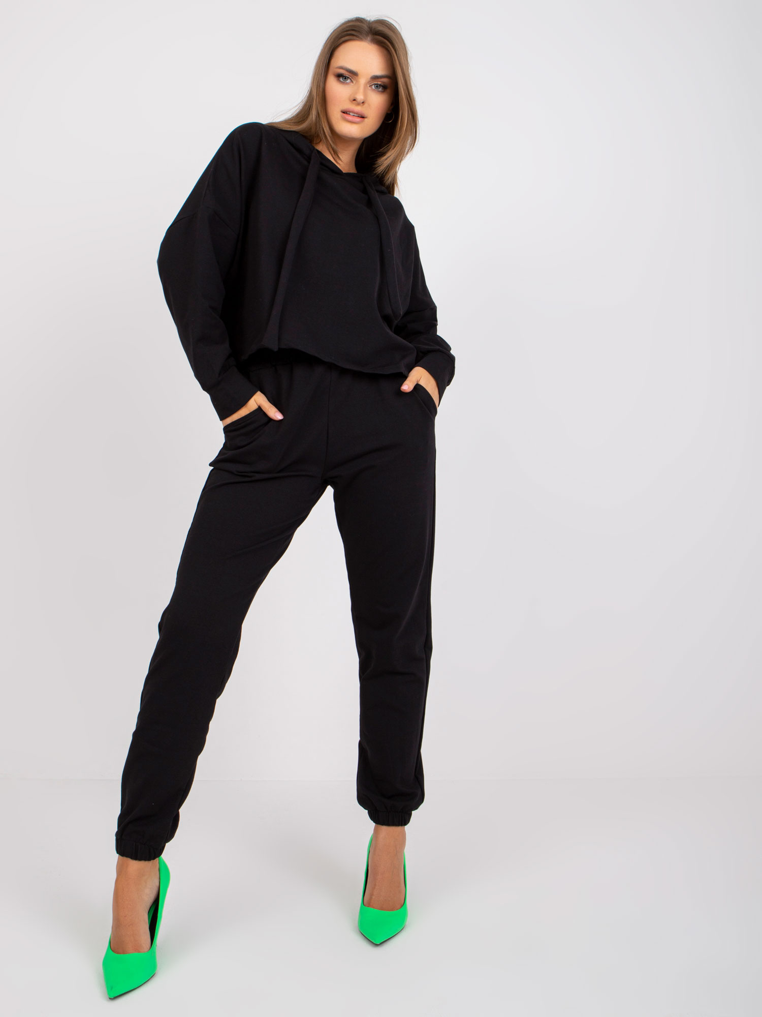 Čierna voľná basic teplákovka s kapucňou -RV-KMPL-7826.82P-black Veľkosť: S/M