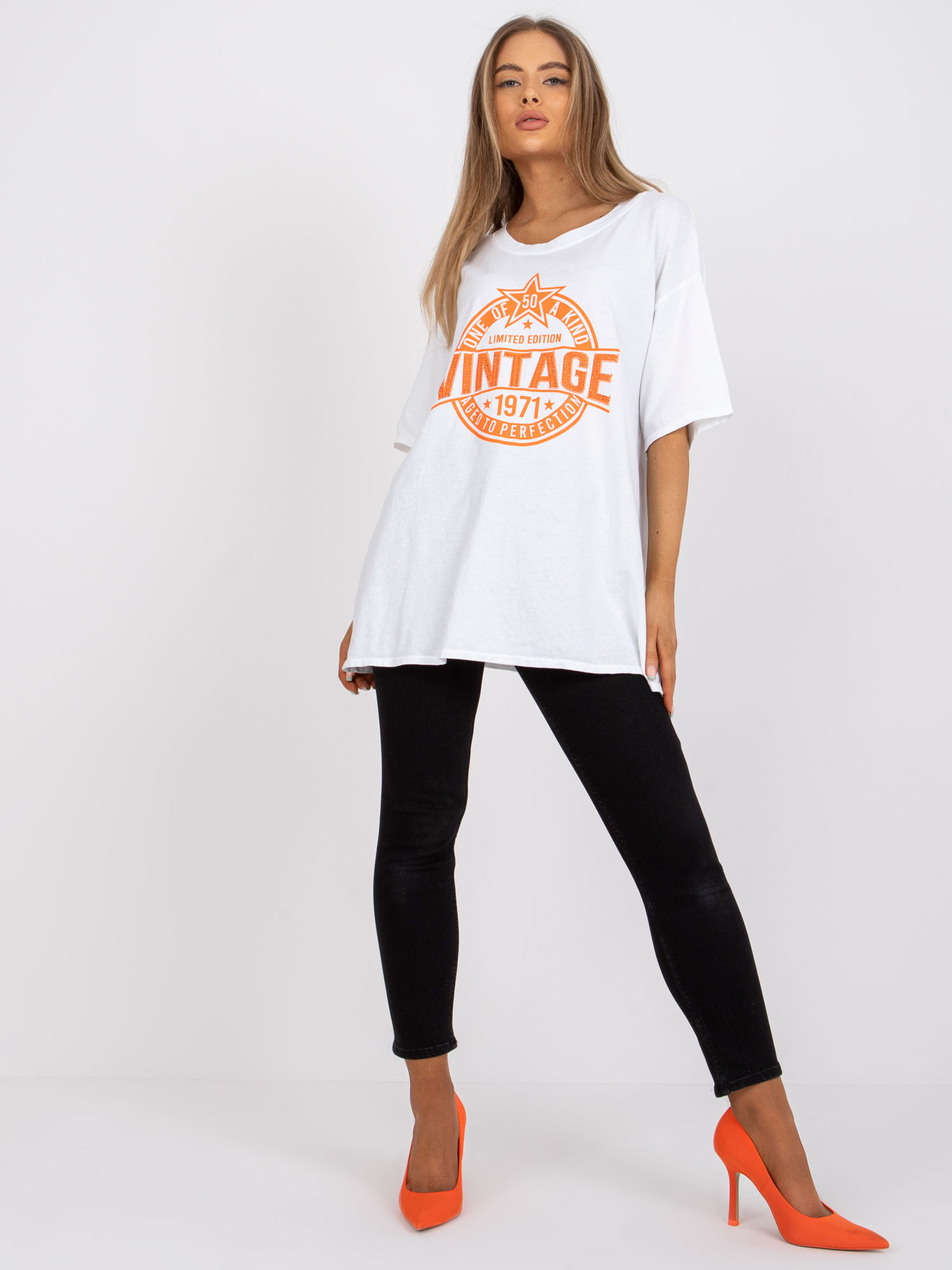 Biele dámske oversize tričko s oranžovou potlačou DHJ-TS-6862.24X-orange Veľkosť: ONE SIZE