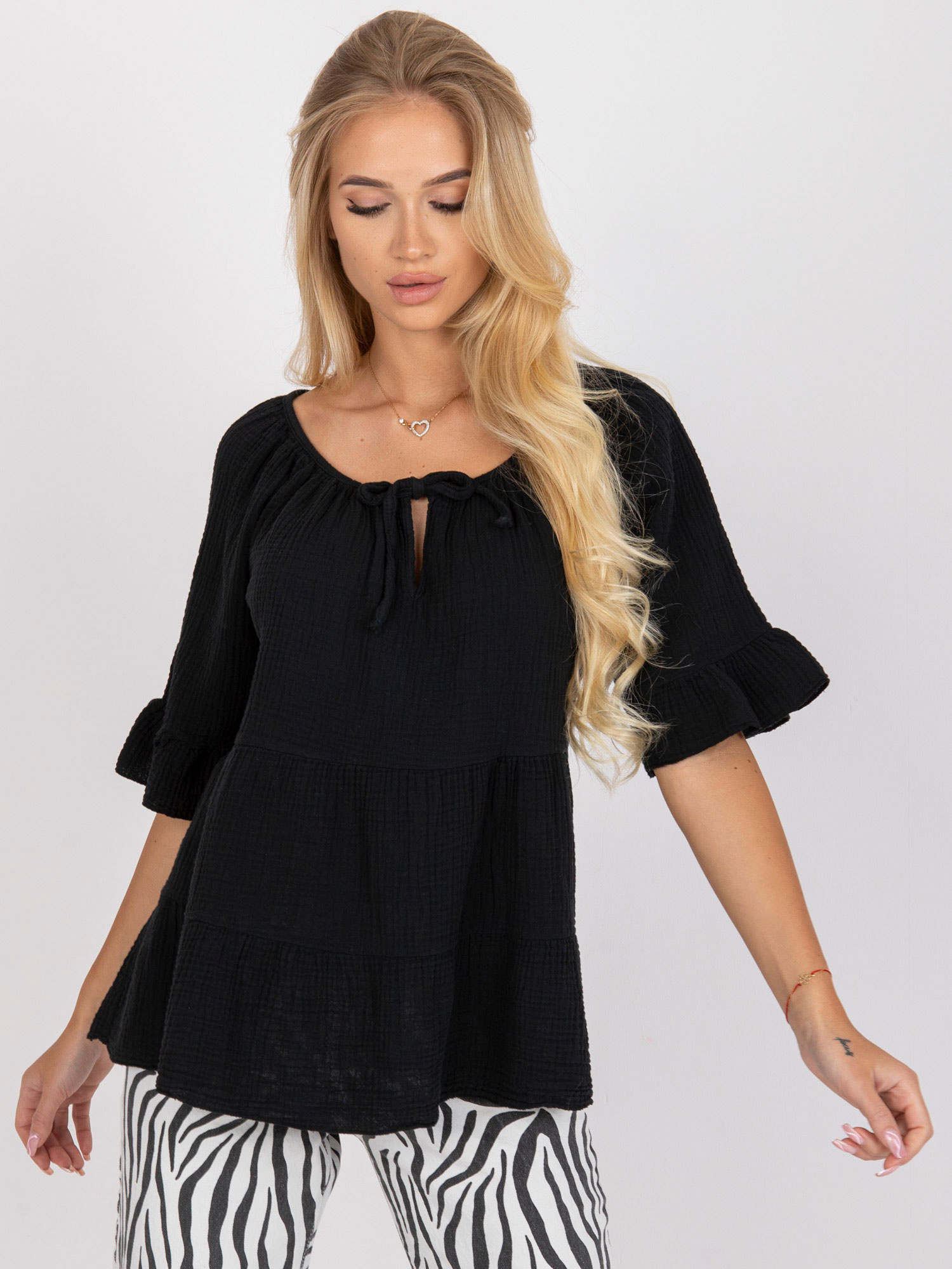 Čierne dámske voľné tričko s riasením TW-BZ-BI-90013.27X-black Veľkosť: S