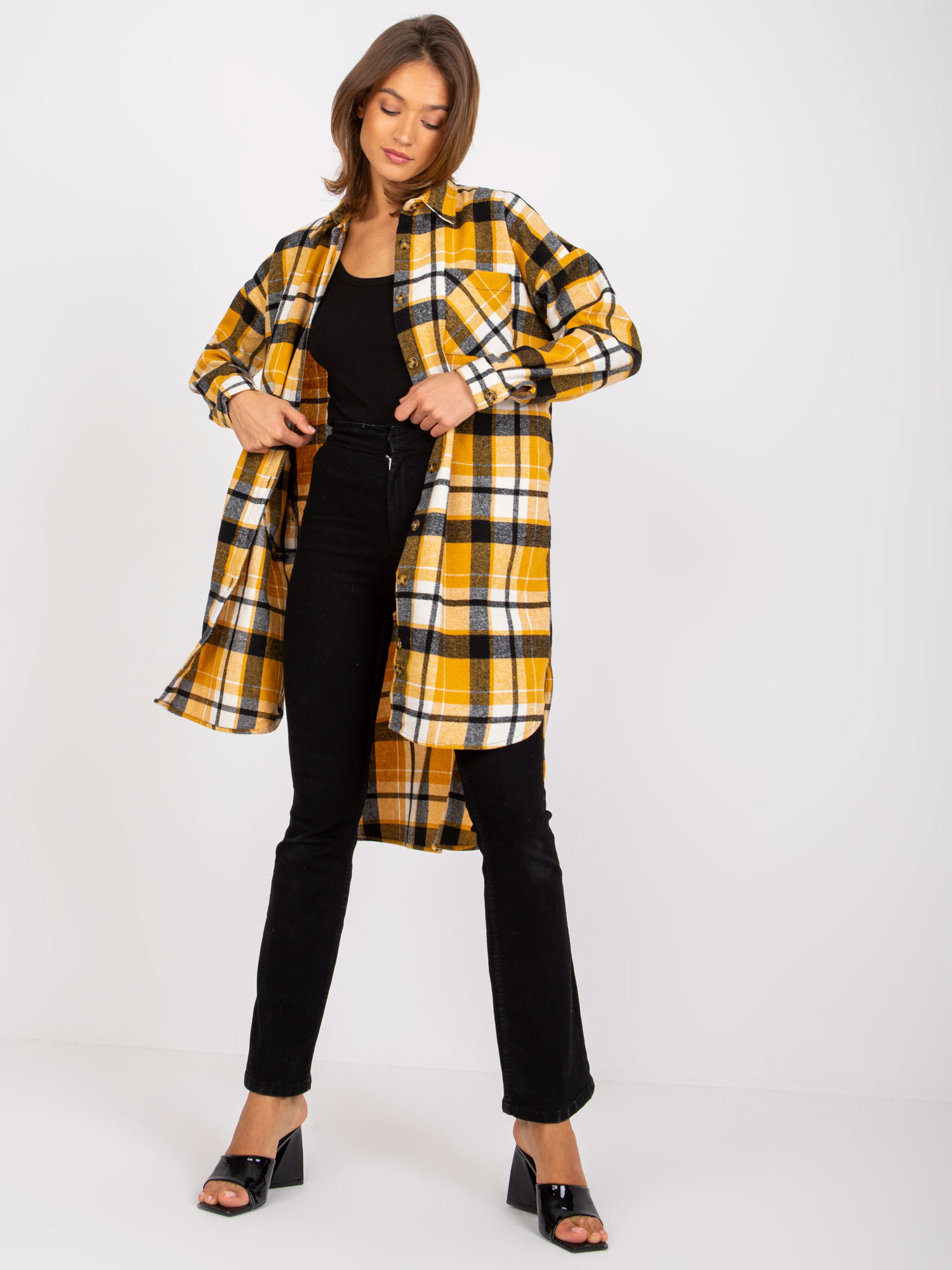 Žltá dlhá károvaná košeľa -EM-KS-003/07.35X-black-yellow Veľkosť: ONE SIZE