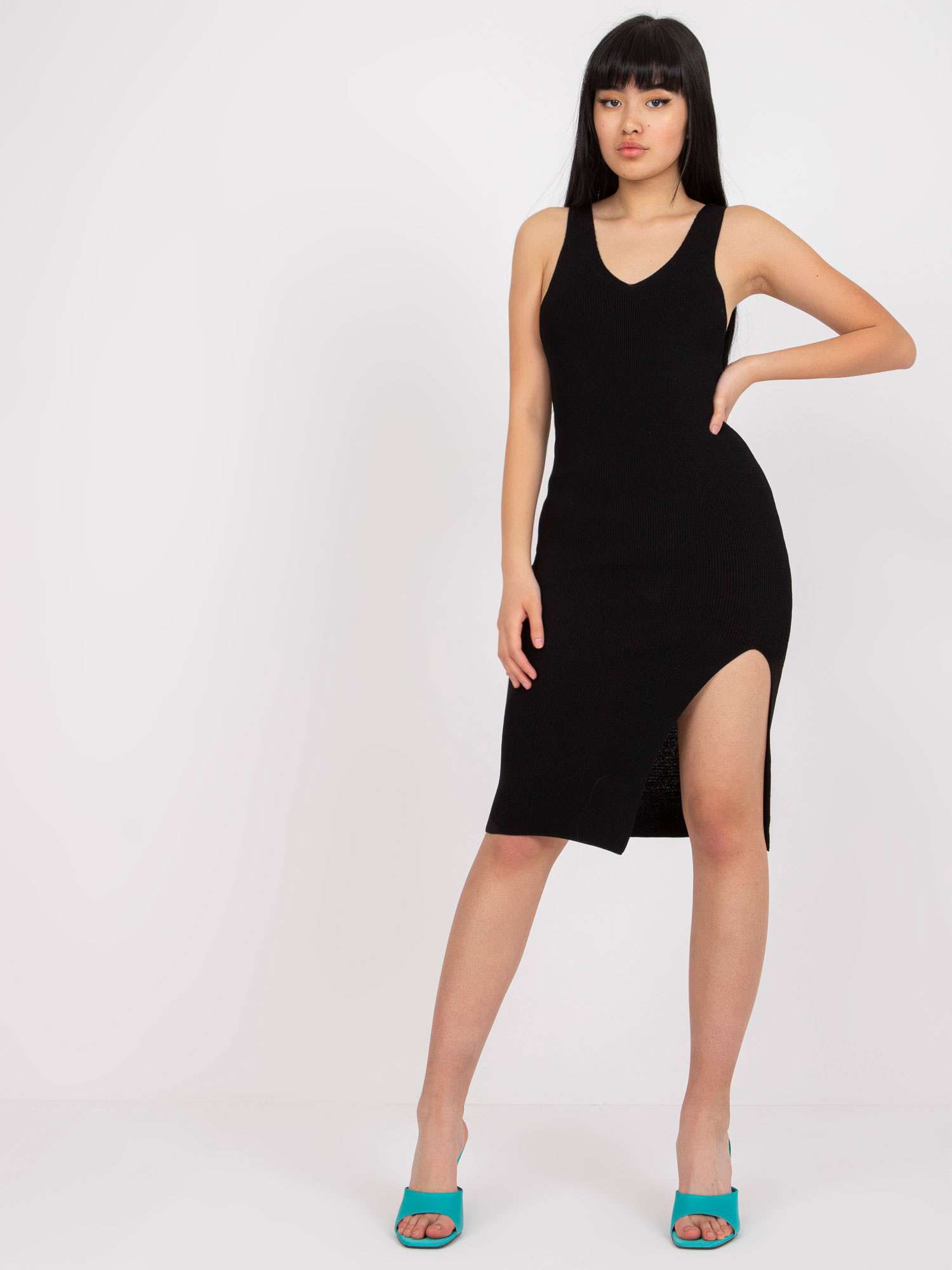 Čierne rebrované mini šaty TW-SK-BI-B001.67P-black Veľkosť: ONE SIZE