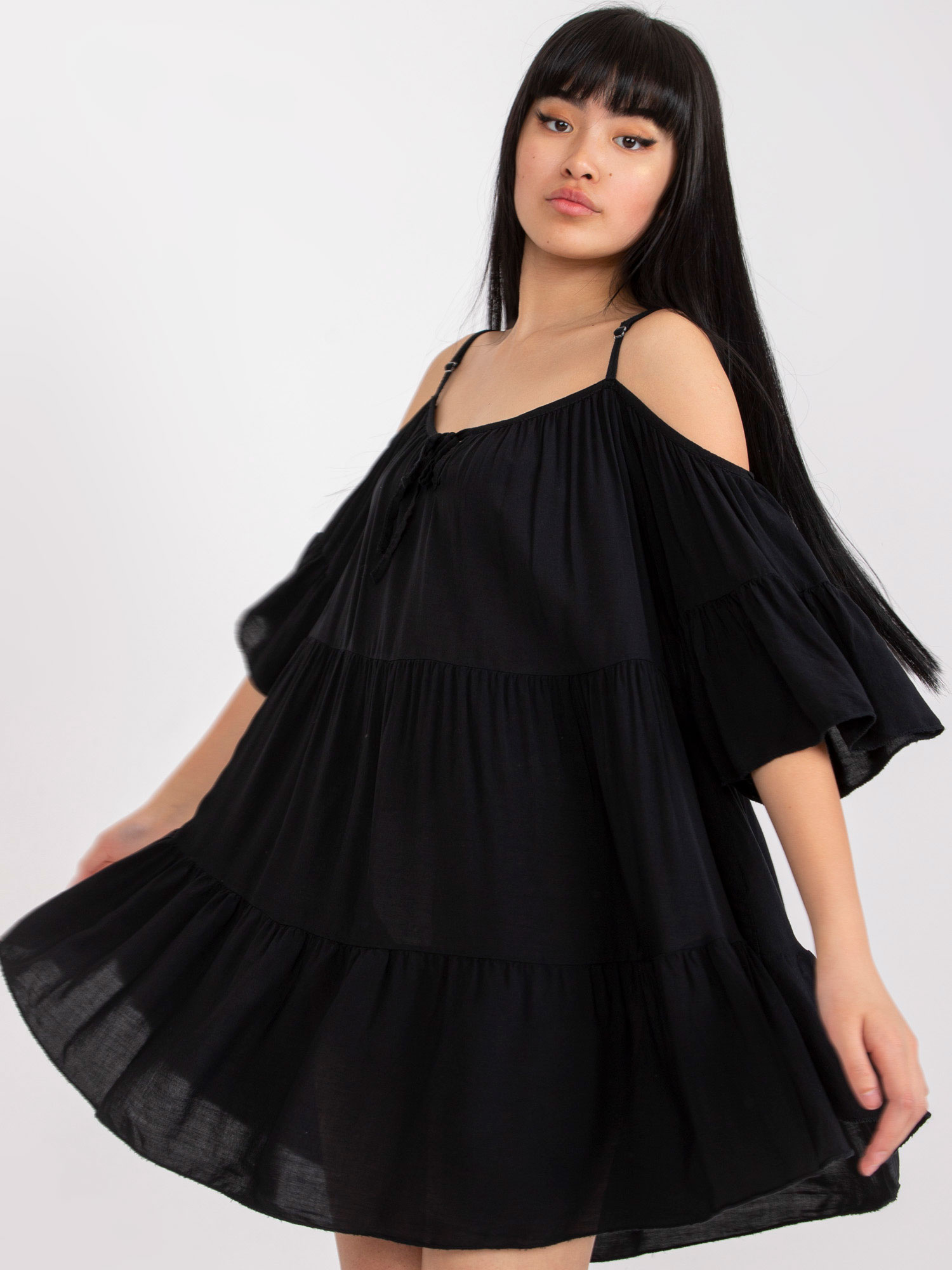 Čierne volánové šaty so spadnutými ramenami -TW-SK-BI-80840.20-black Veľkosť: S