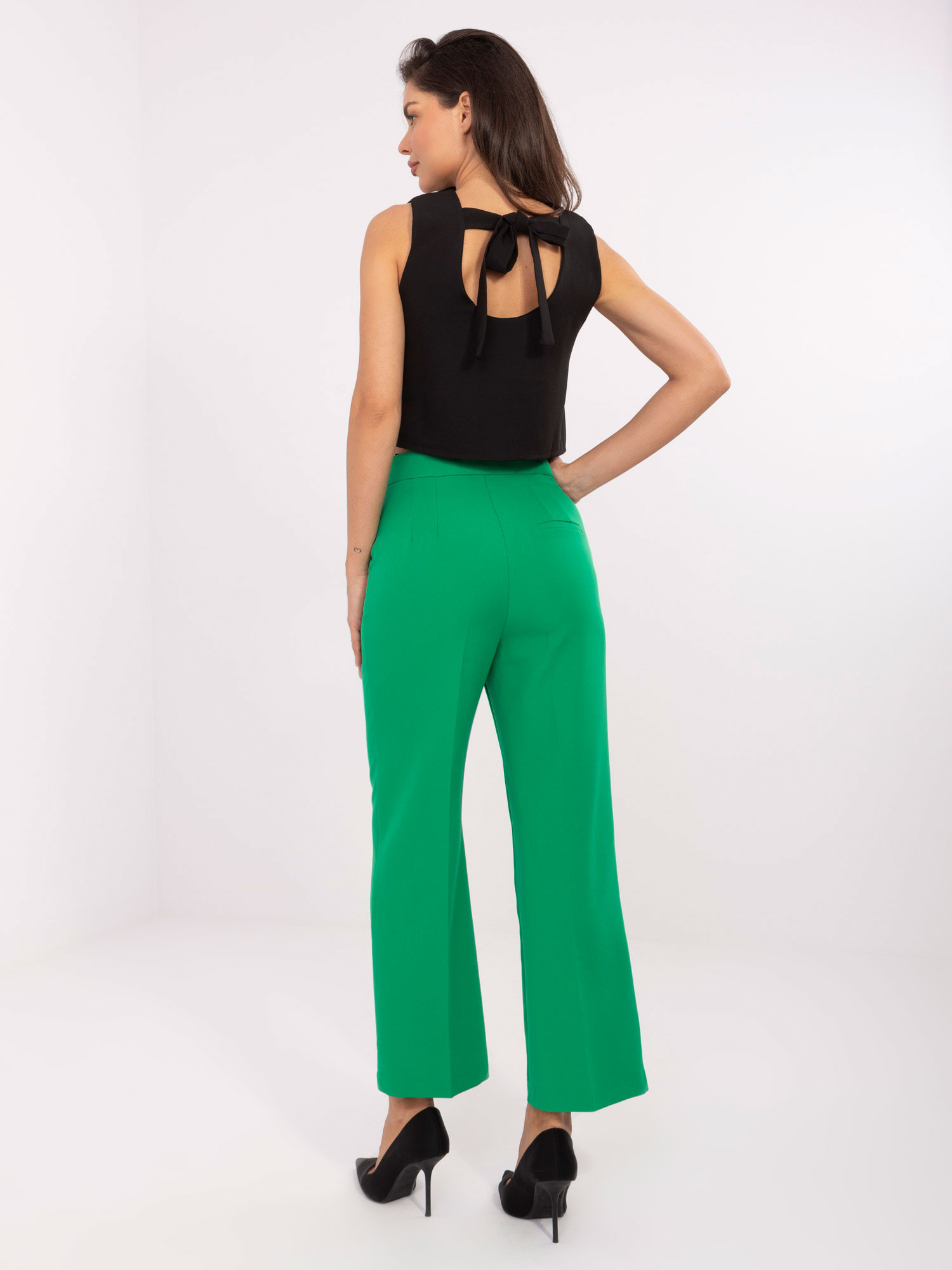 Zelené dámske voľné skrátené nohavice TO-SP-18150.02-green Veľkosť: 36