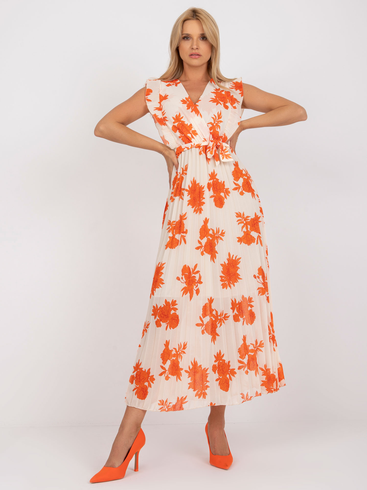 Krémovo-oranžové plisované šaty s kvetmi -DHJ-SK-13166.94P-cream-orange Veľkosť: ONE SIZE