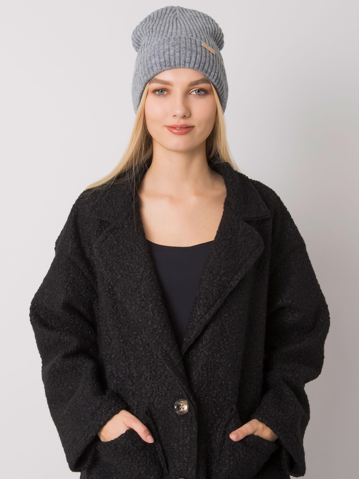 Sivá čiapka z pleteniny JK-SK-27.84P-grey Veľkosť: ONE SIZE