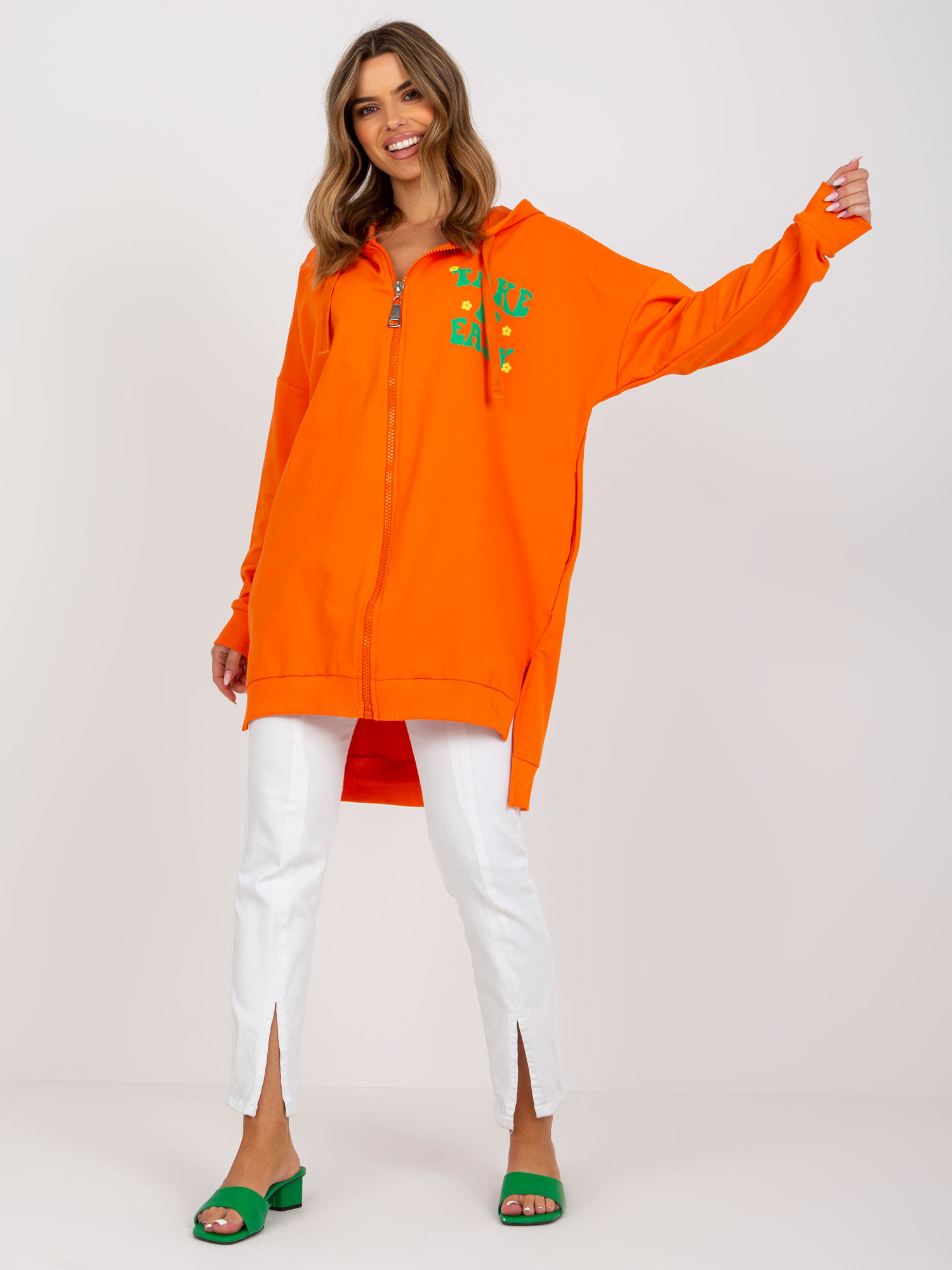 Oranžová dlhá mikina s nápisom na chrbte FA-BL-7812.42P-orange Veľkosť: ONE SIZE