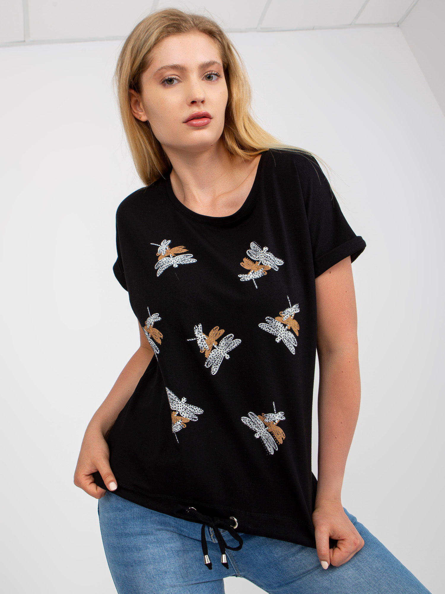 Čierne tričko s aplikáciami vážok RV-TS-7656.84-black Veľkosť: ONE SIZE