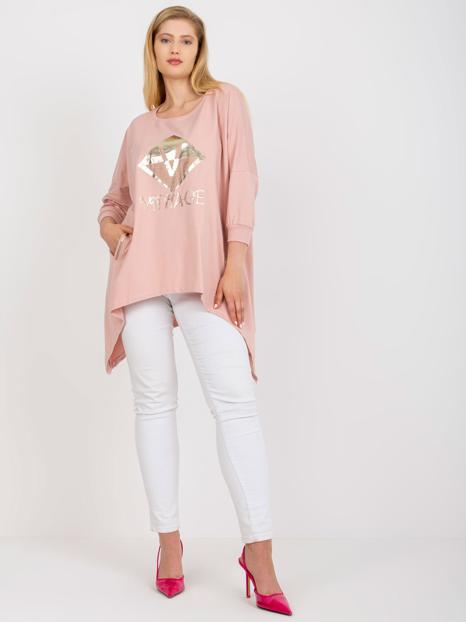 Svetloružová asymetrická blúzka -RV-BZ-7604.53P-light pink Veľkosť: ONE SIZE