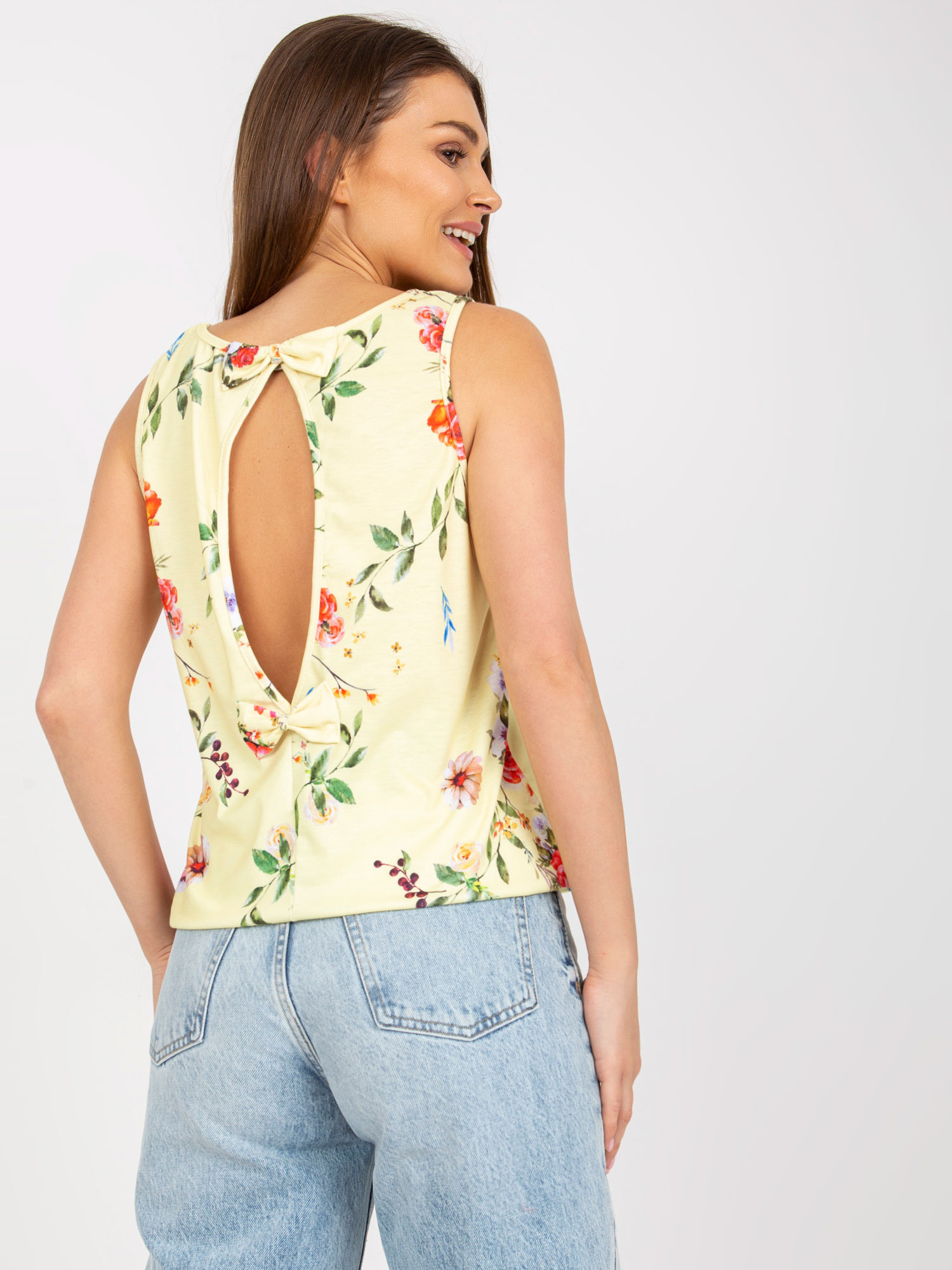 Svetložltá blúzka s potlačou kvetín -RV-TP-7980.10-light yellow Veľkosť: L/XL