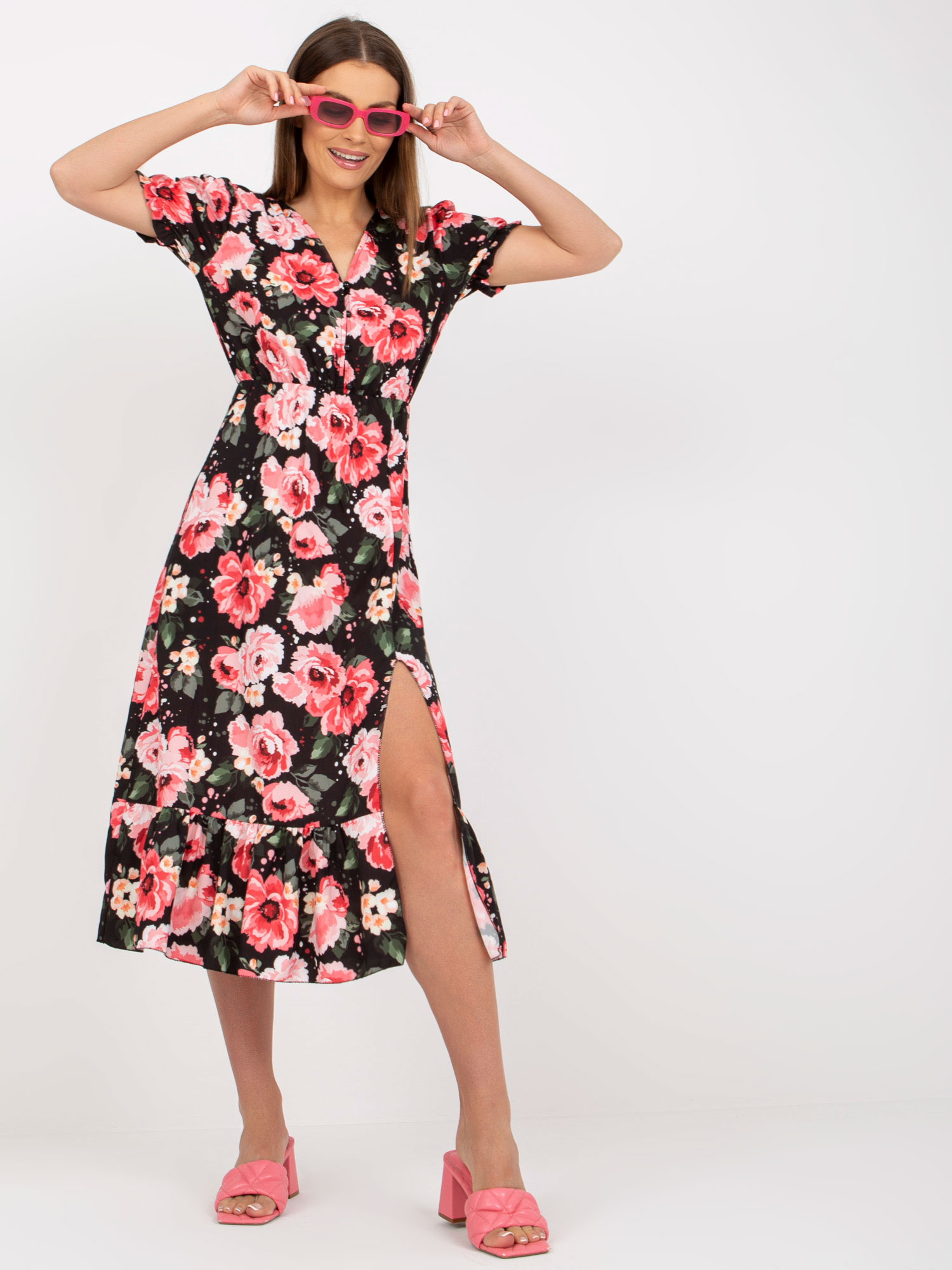 Čierno-červené kvetované midi šaty -DHJ-SK-7006.48-black-red Veľkosť: ONE SIZE