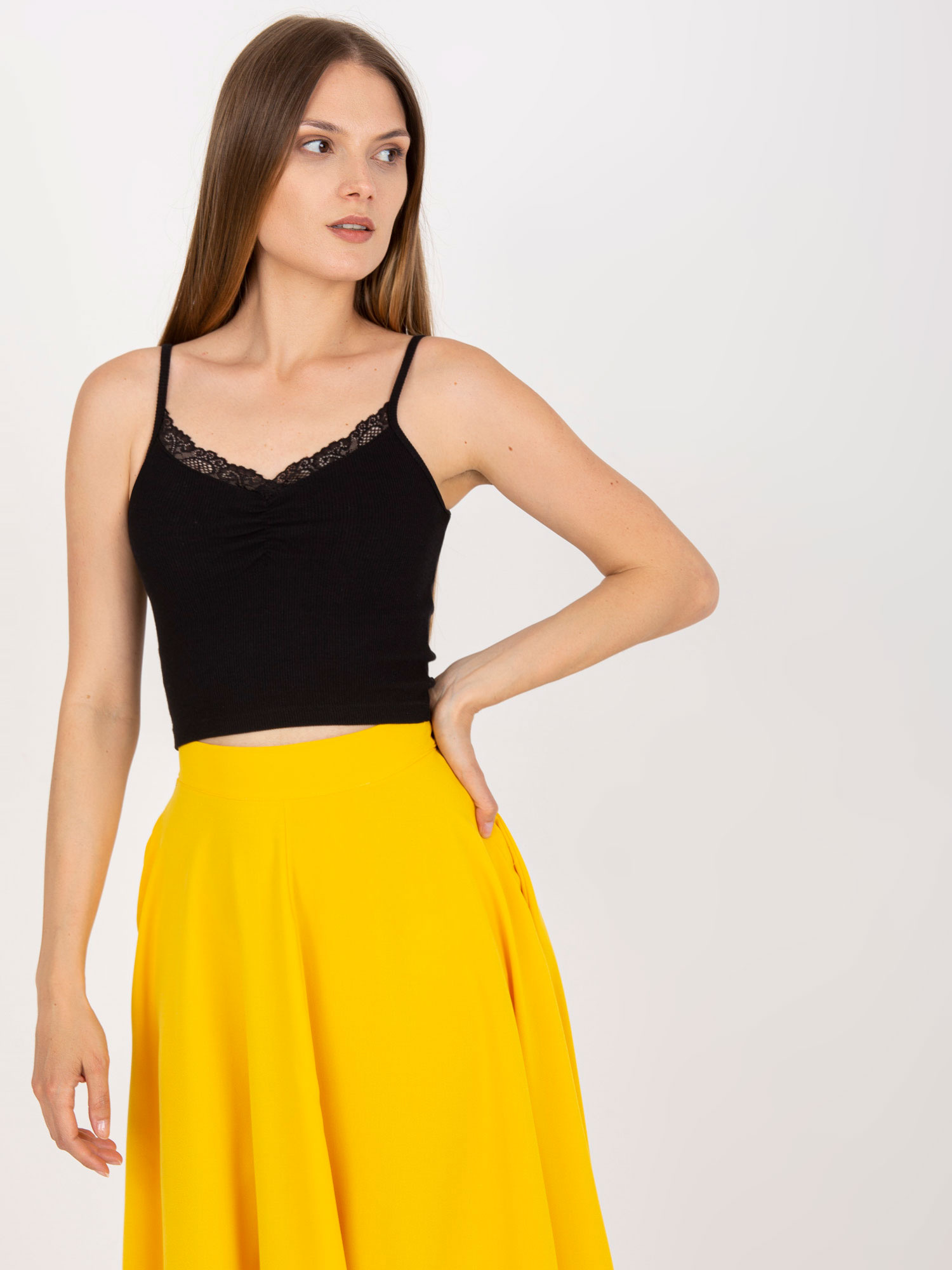 Čierny crop top s čipkou RV-TP-7988.09-black Veľkosť: M