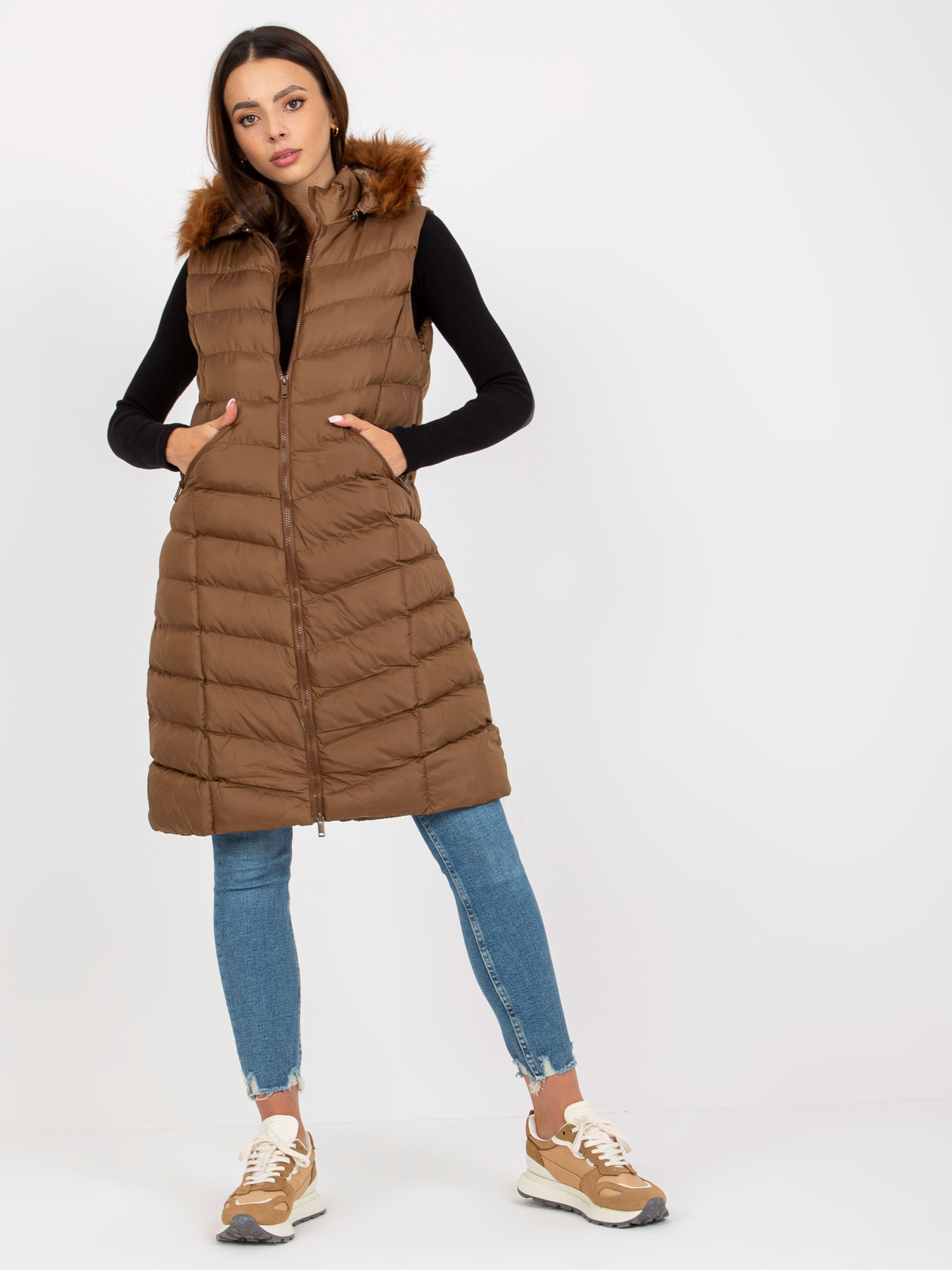 Hnedá dlhšia prešívaná vesta RV-KZ-008.00P-brown Veľkosť: S