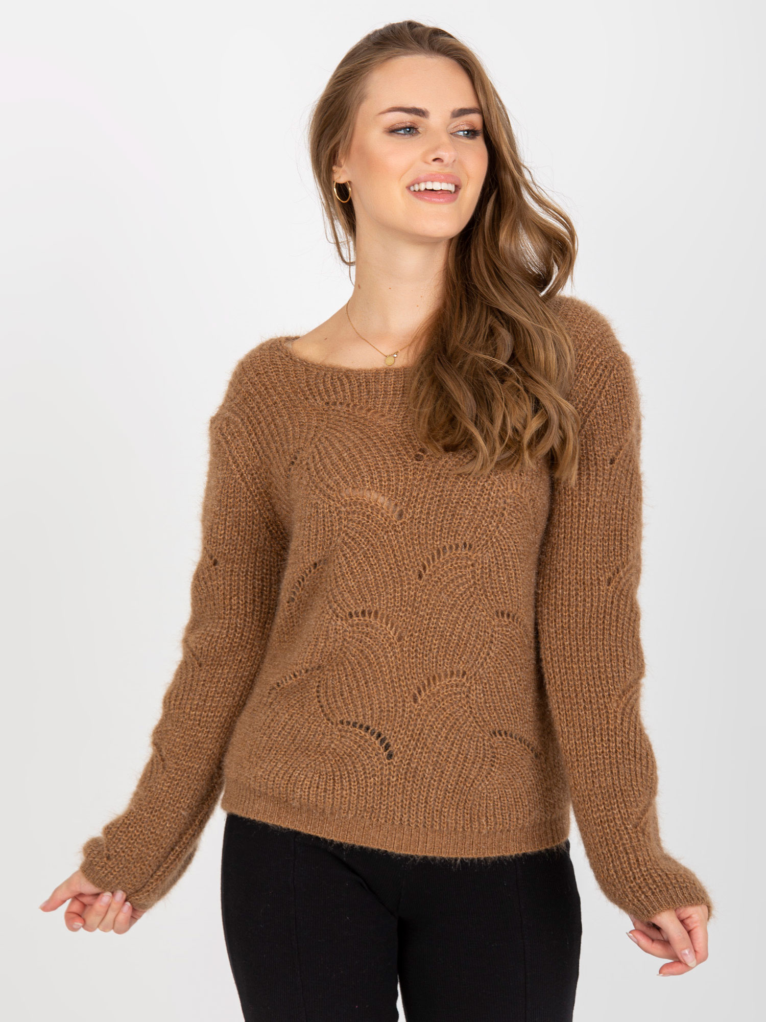 Hnedý pletený dámsky sveter TW-SW-BI-9030.08-brown Veľkosť: ONE SIZE