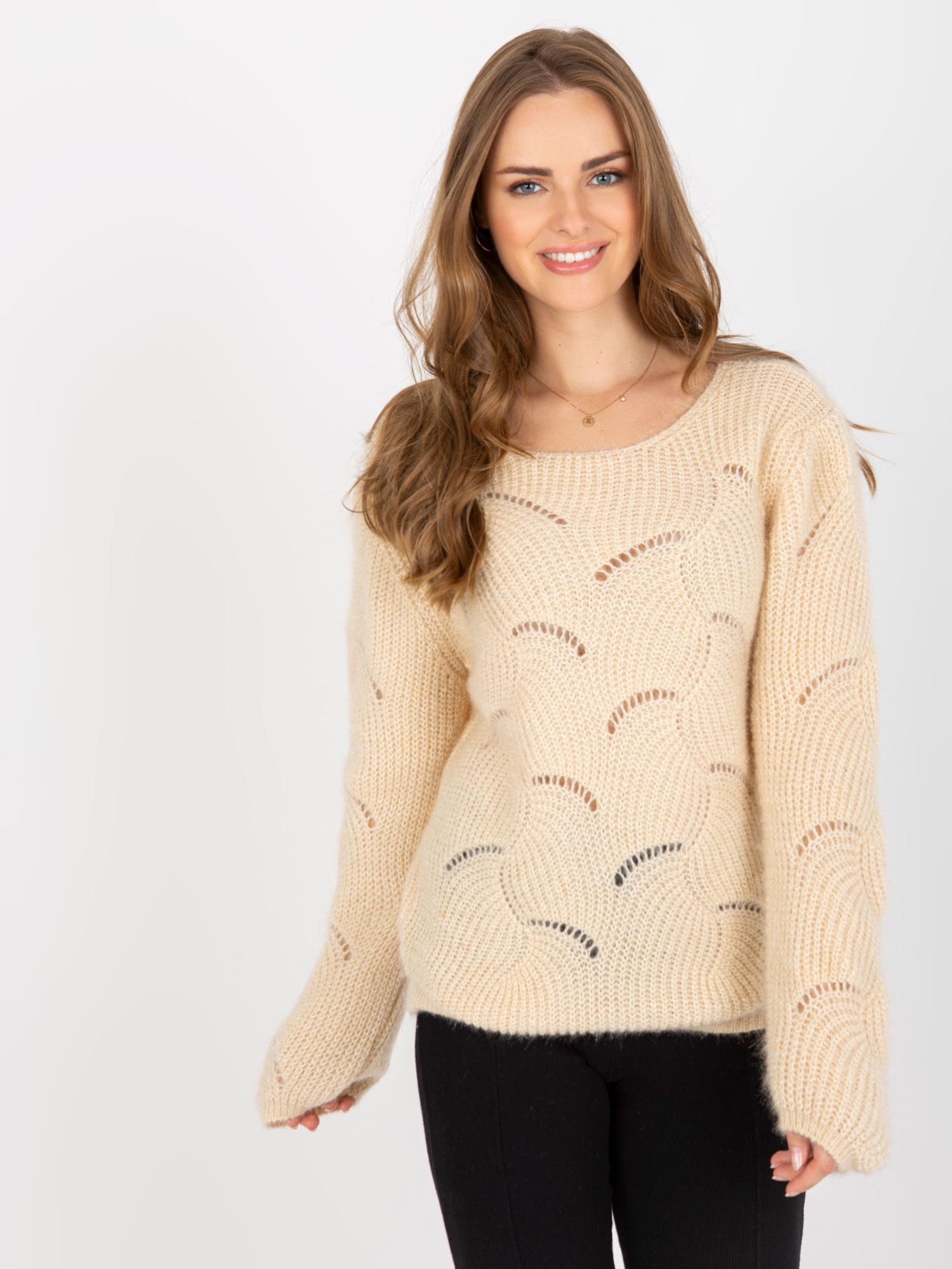Béžový pletený dámsky sveter TW-SW-BI-9030.08-beige Veľkosť: ONE SIZE