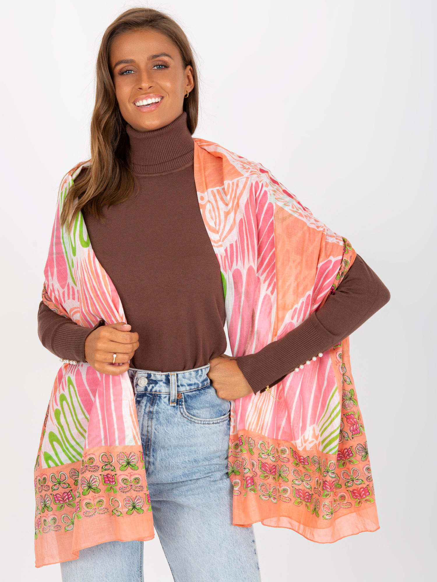 Farebná šatka lemovaná vzorom motýľov -AT-PO-176188.69 Veľkosť: ONE SIZE