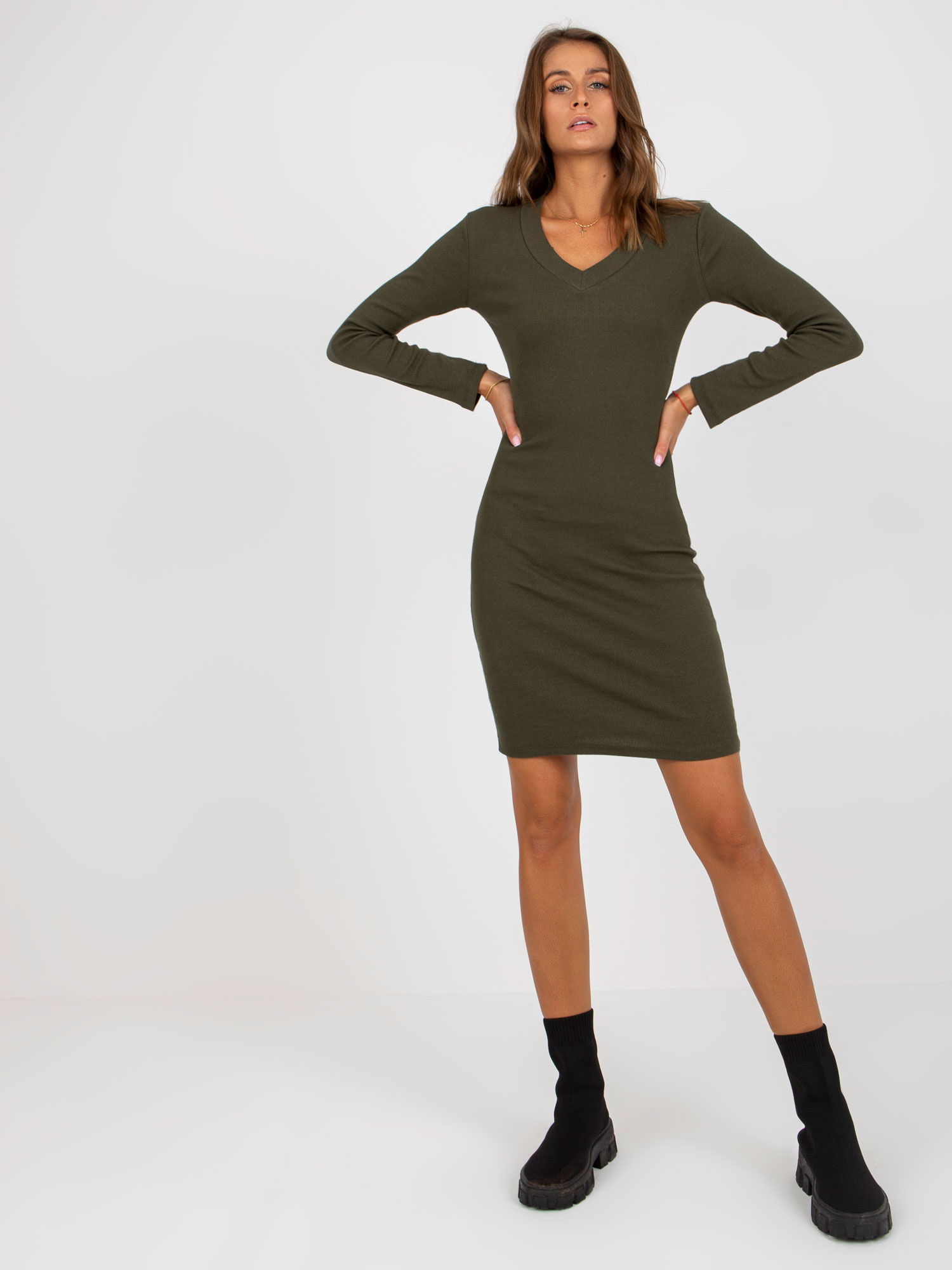 Khaki basic šaty s dlhým rukávom EM-SK-673.78P-khaki Veľkosť: ONE SIZE