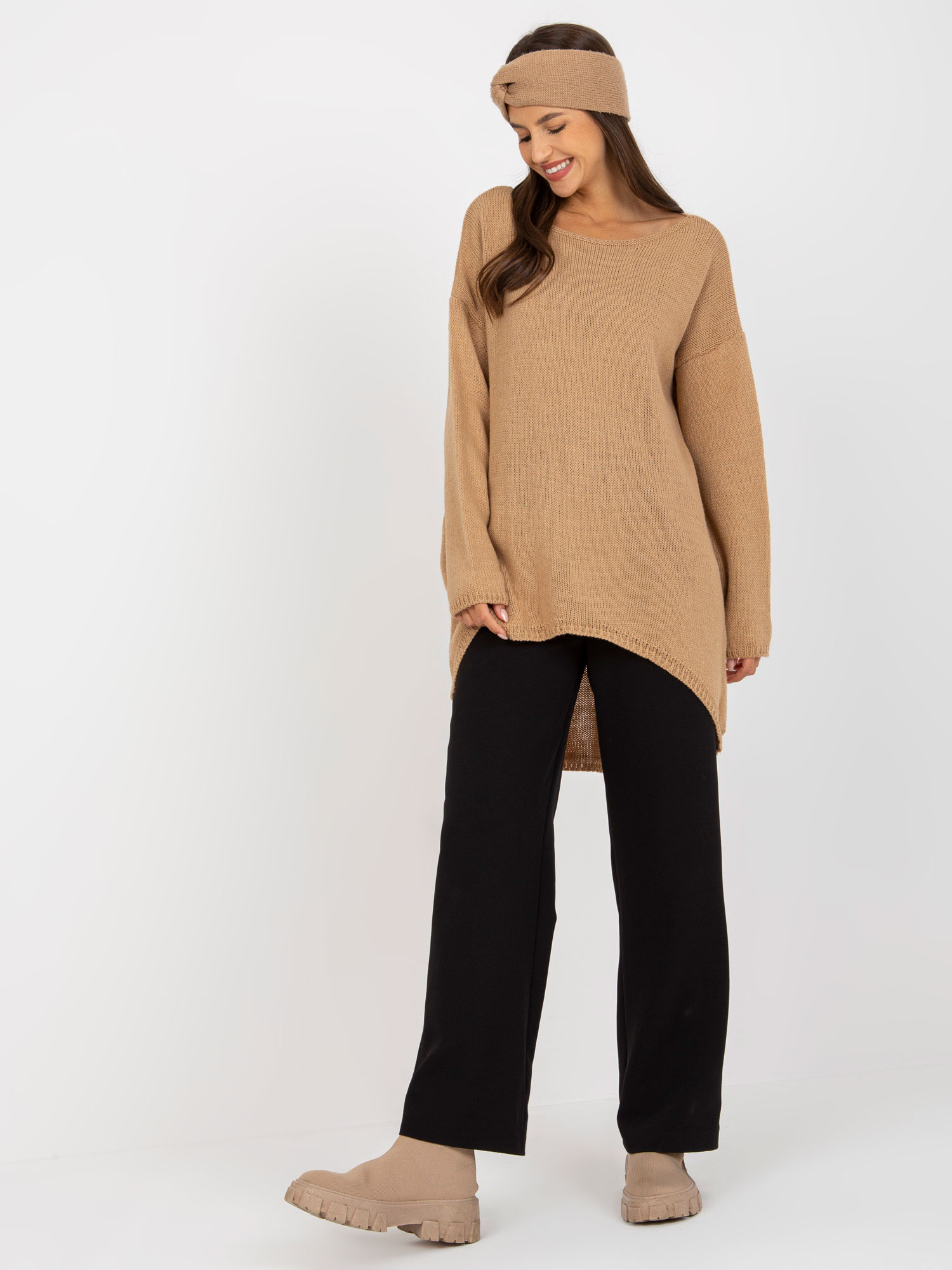 Svetlohnedý sveter Dusty s predĺženým chrbtom TW-SW-BI-1222.13X-camel Veľkosť: ONE SIZE