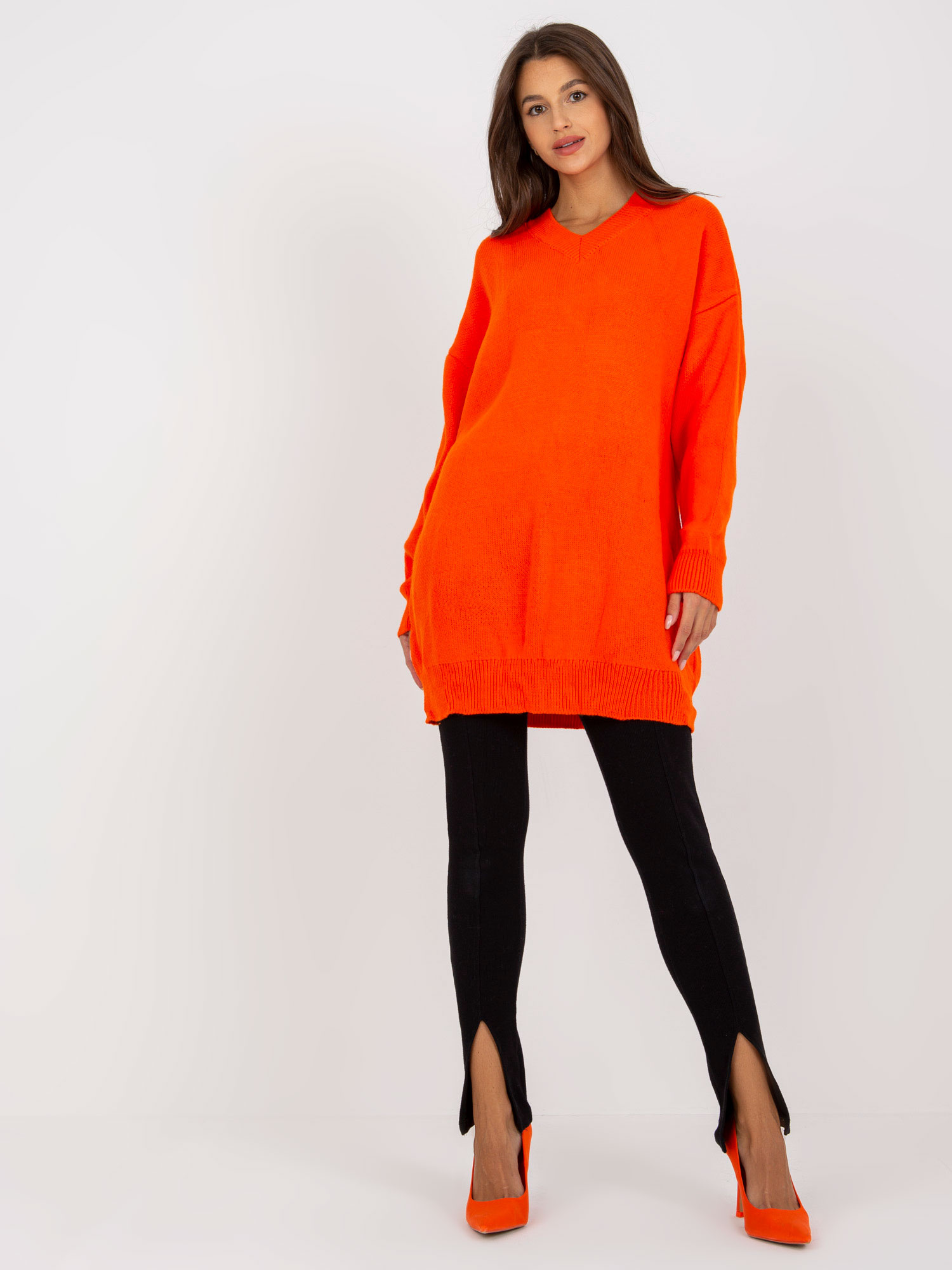 Oranžové šaty s výstrihom do V LC-SW-0341.38P-orange Veľkosť: ONE SIZE