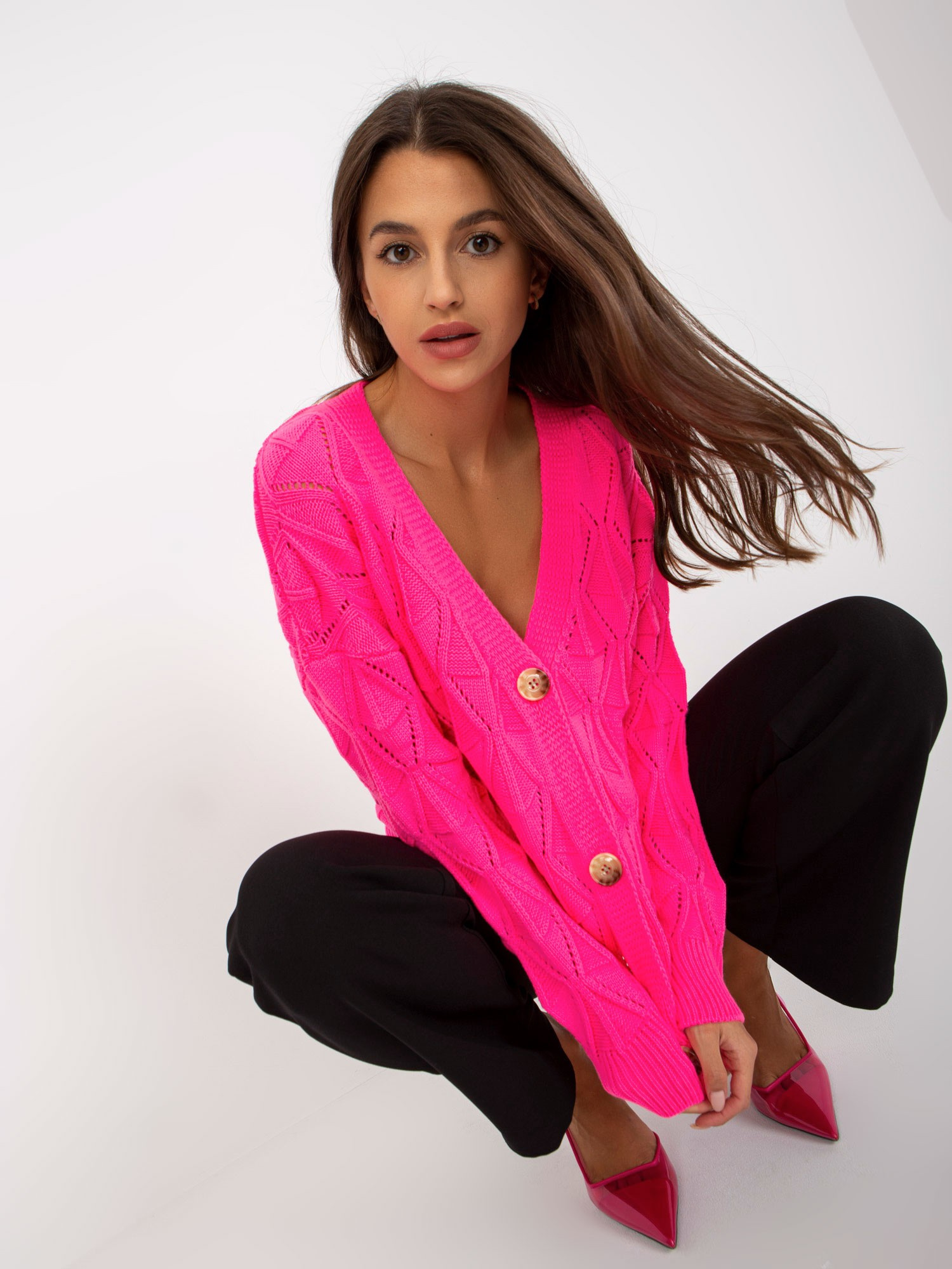 Neónovo ružový pletený svetrík na gombíky -LC-SW-8035.06X-fluo pink Veľkosť: ONE SIZE