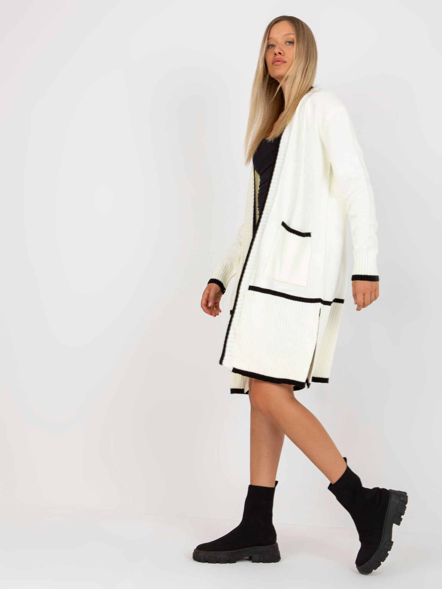 Smotanový kardigán s lemovaním a vreckami -LC-SW-0340.42P-ecru Veľkosť: ONE SIZE