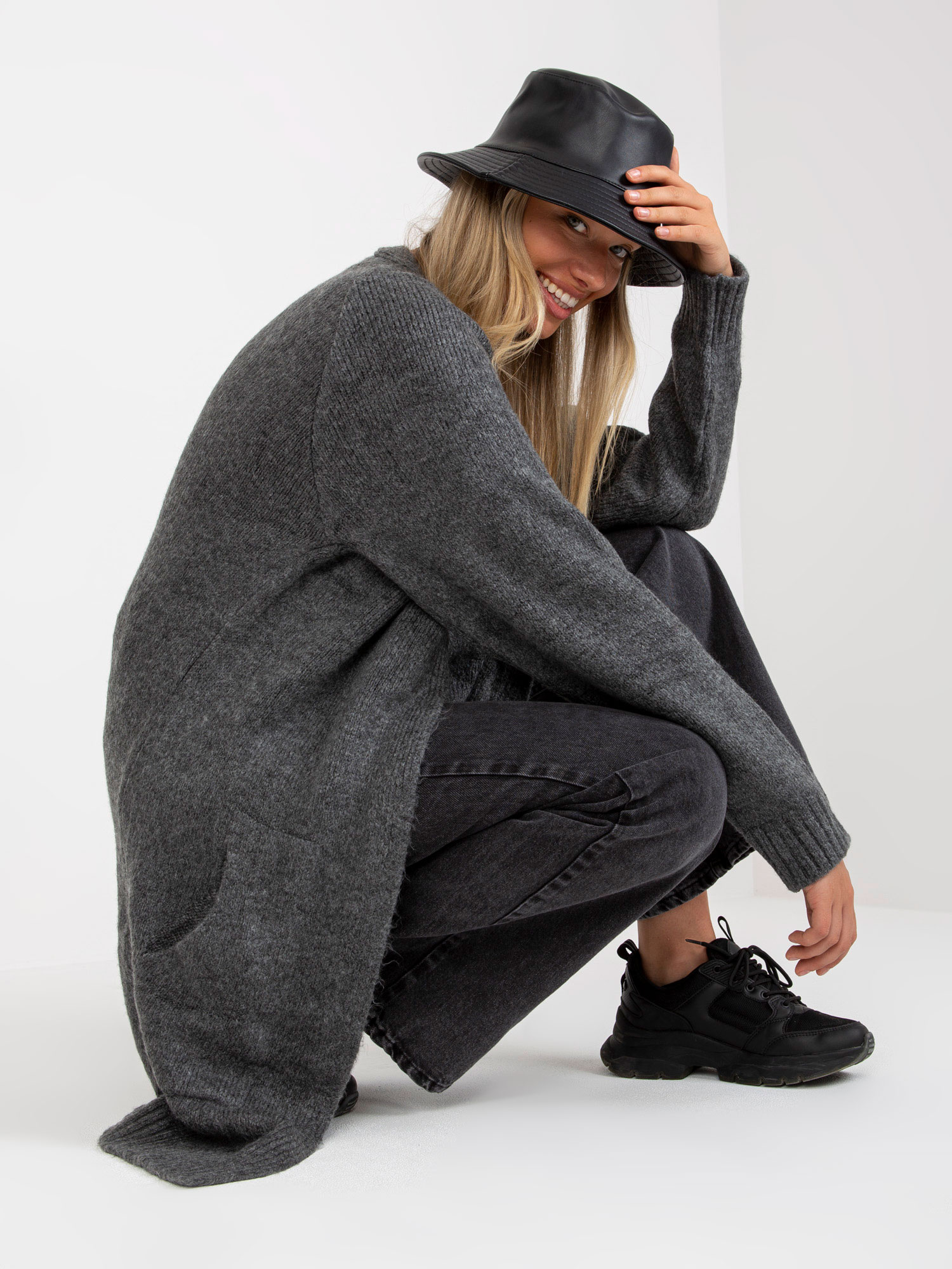 Tmavosivý kardigan s vreckami a raglánovými rukávmi -LC-SW-0344.27P-dark grey Veľkosť: ONE SIZE