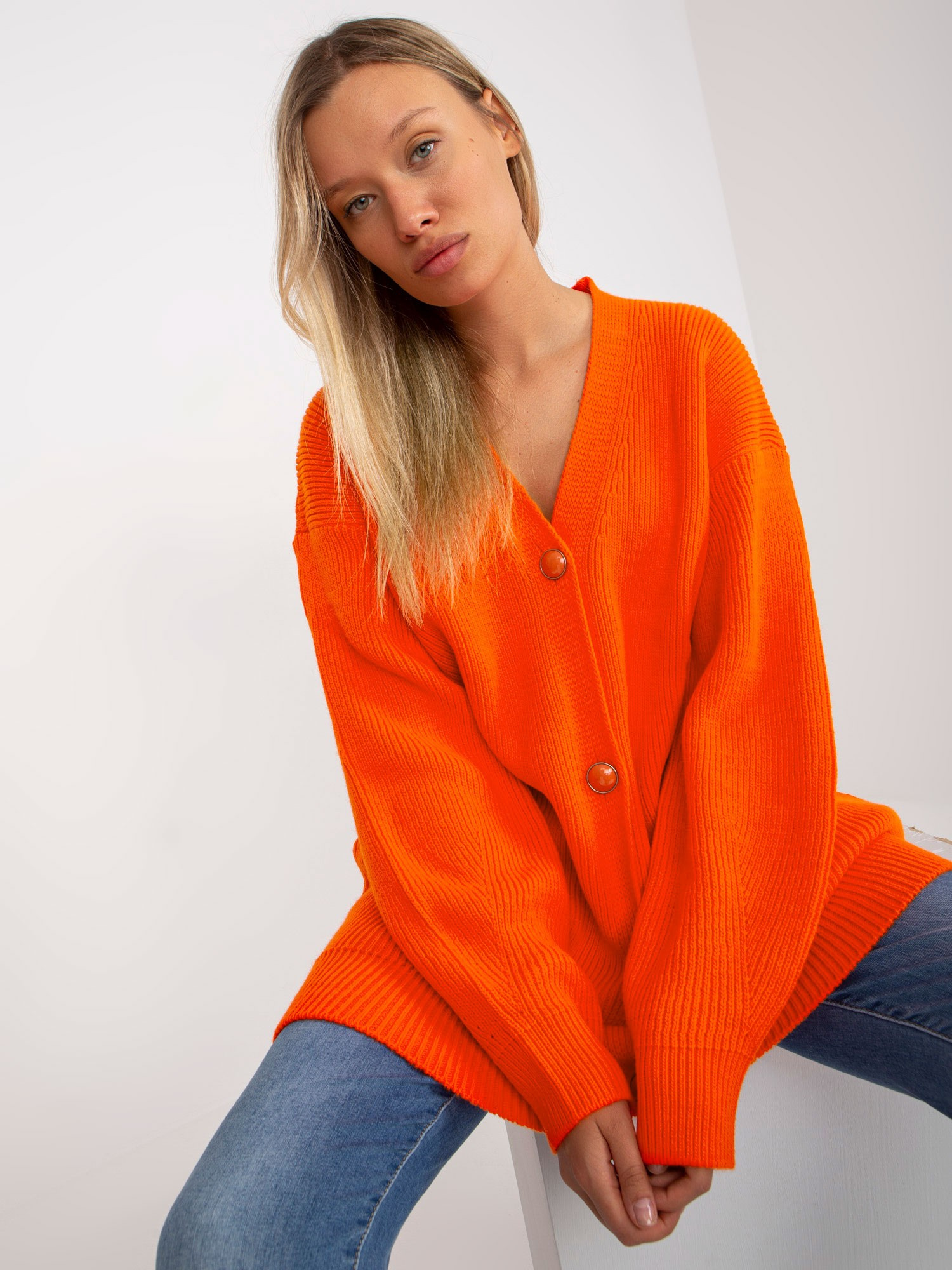 Oranžový dlhší sveter so zapínaním na gombíky LC-SW-0267.06X-orange Veľkosť: ONE SIZE