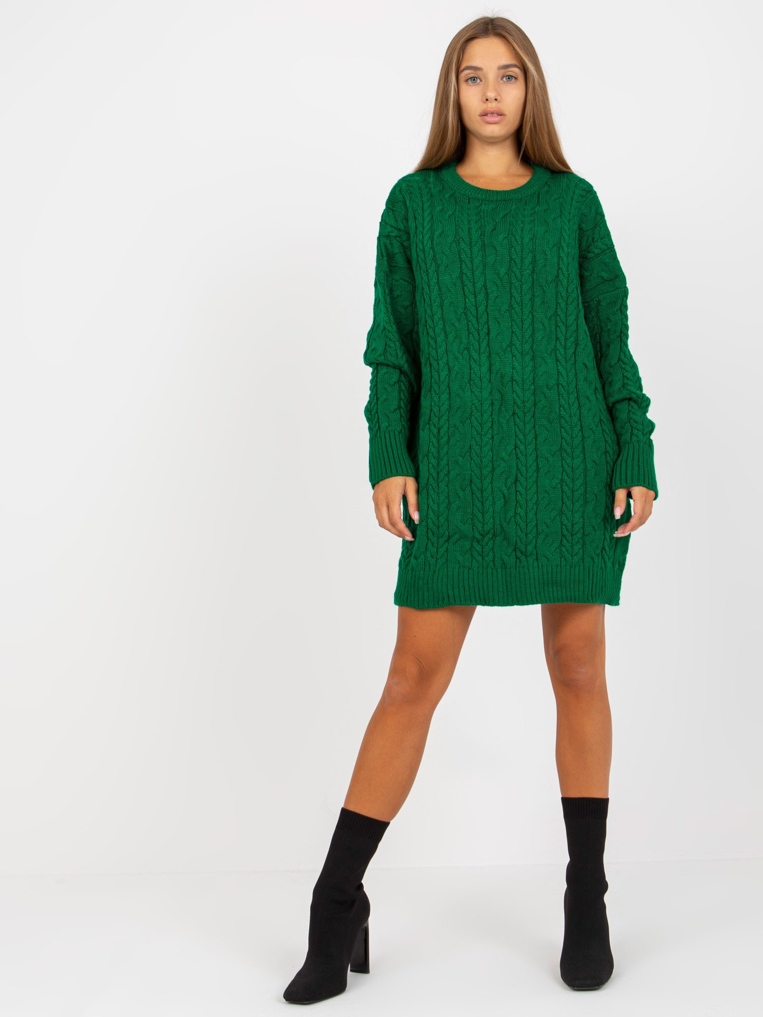 Zelený dlhší sveter s vrkočovým vzorovaním -LC-SW-8010.22P-green Veľkosť: ONE SIZE
