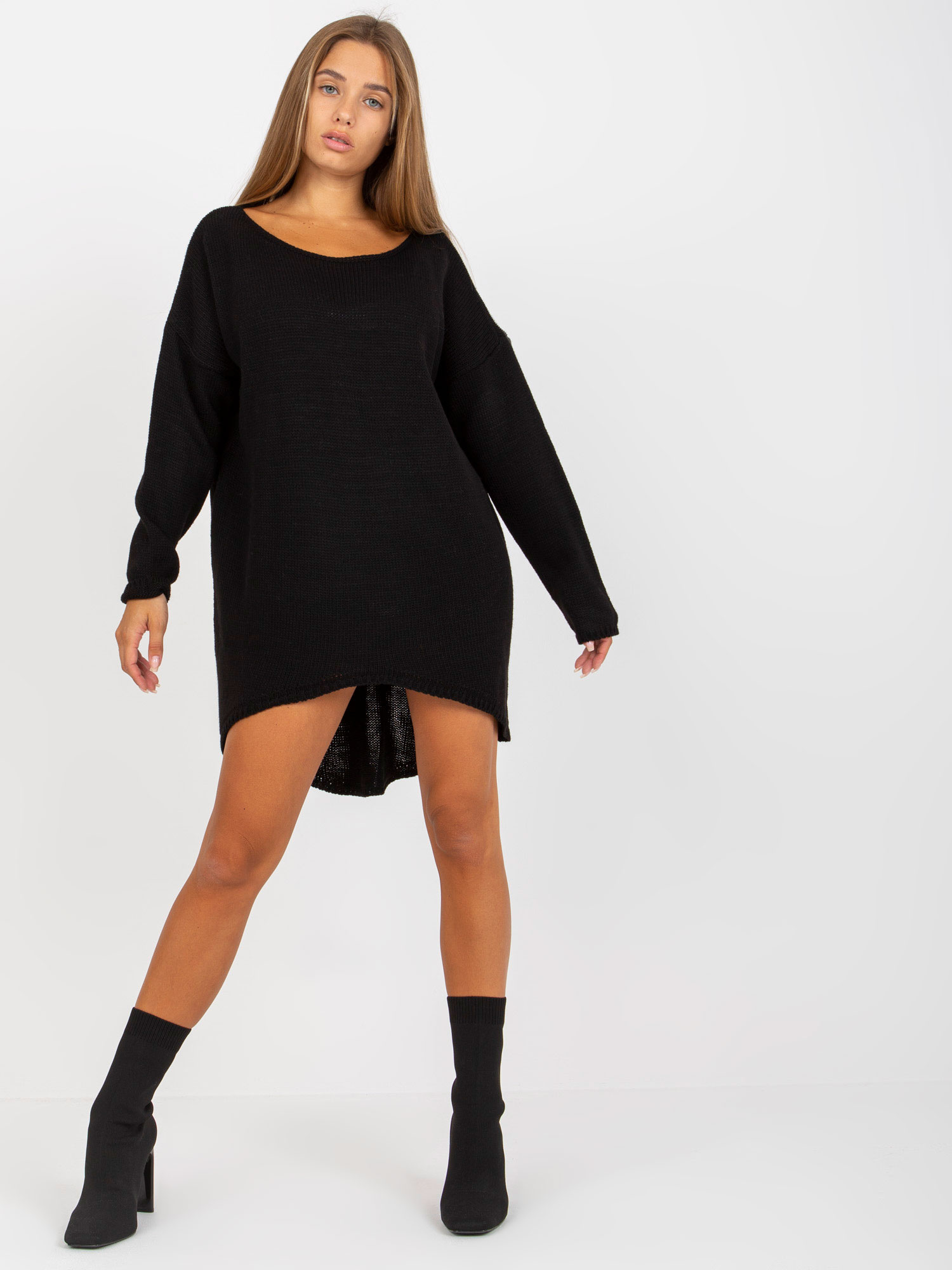 Čierny sveter Dusty s predĺženým chrbtom -TW-SW-BI-1222.13X-black Veľkosť: ONE SIZE