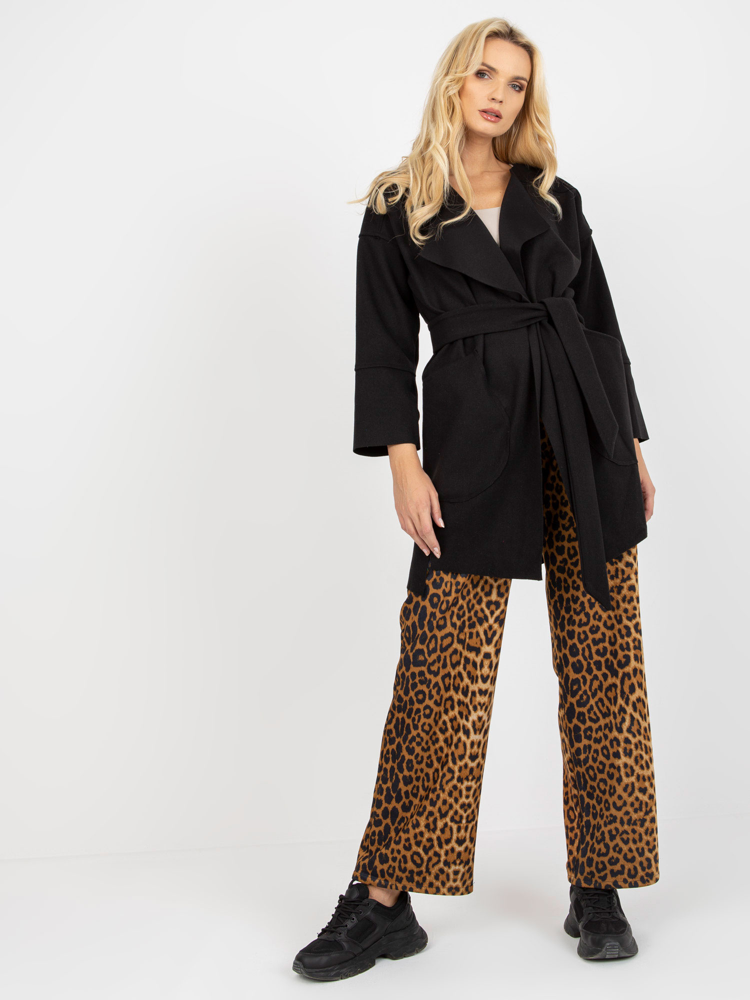 Čierny kabát s opaskom TW-PL-BE-M125.21-black Veľkosť: S