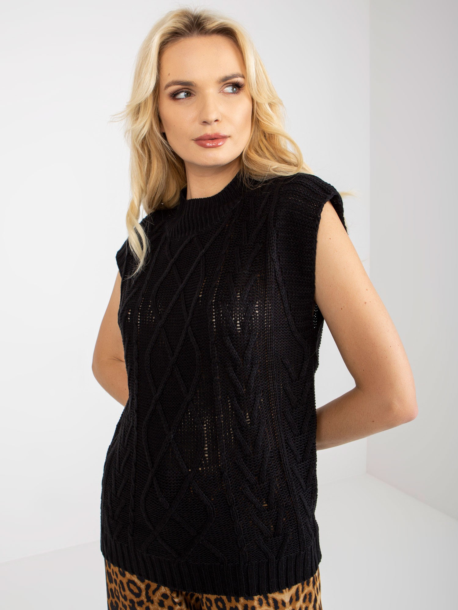 Čierna pletená vestička -D90027W90785B3-black Veľkosť: S/M