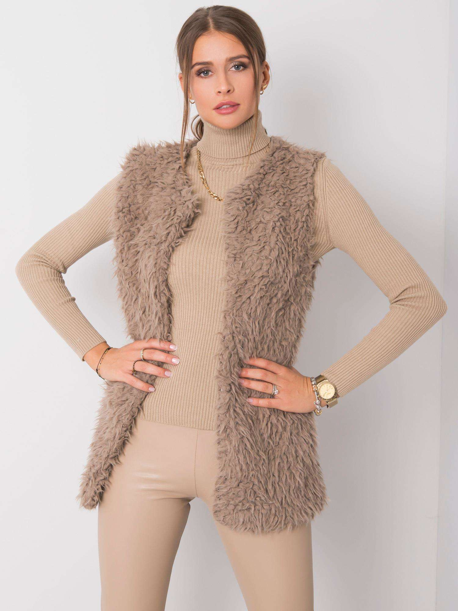 Dámska béžová chlpatá vesta AT-KZ-22105.11P-beige Veľkosť: M/L