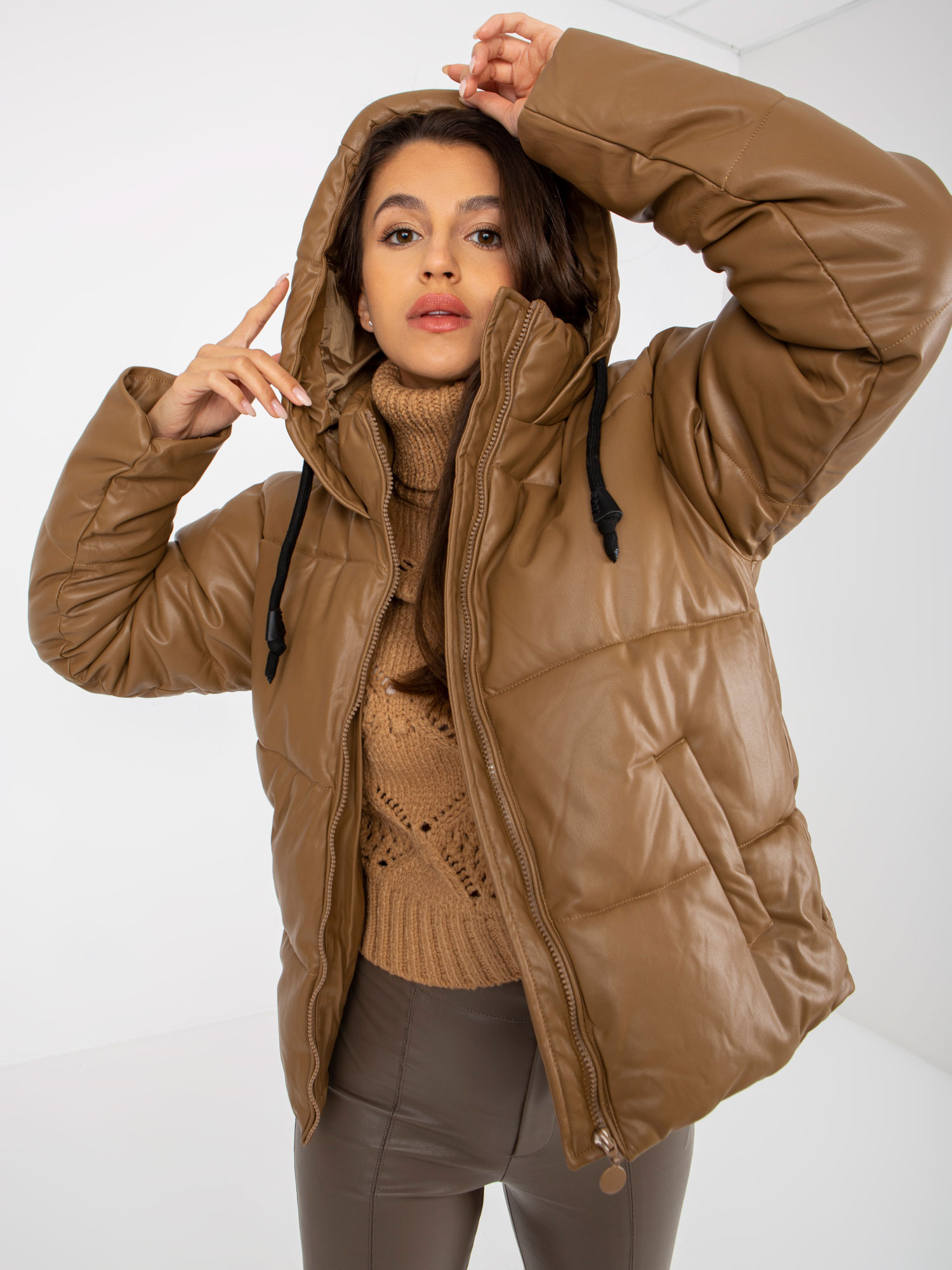 Svetlohnedá prešívaná bunda s kapucňou -NM-KR-H-923.30X-light brown Veľkosť: M