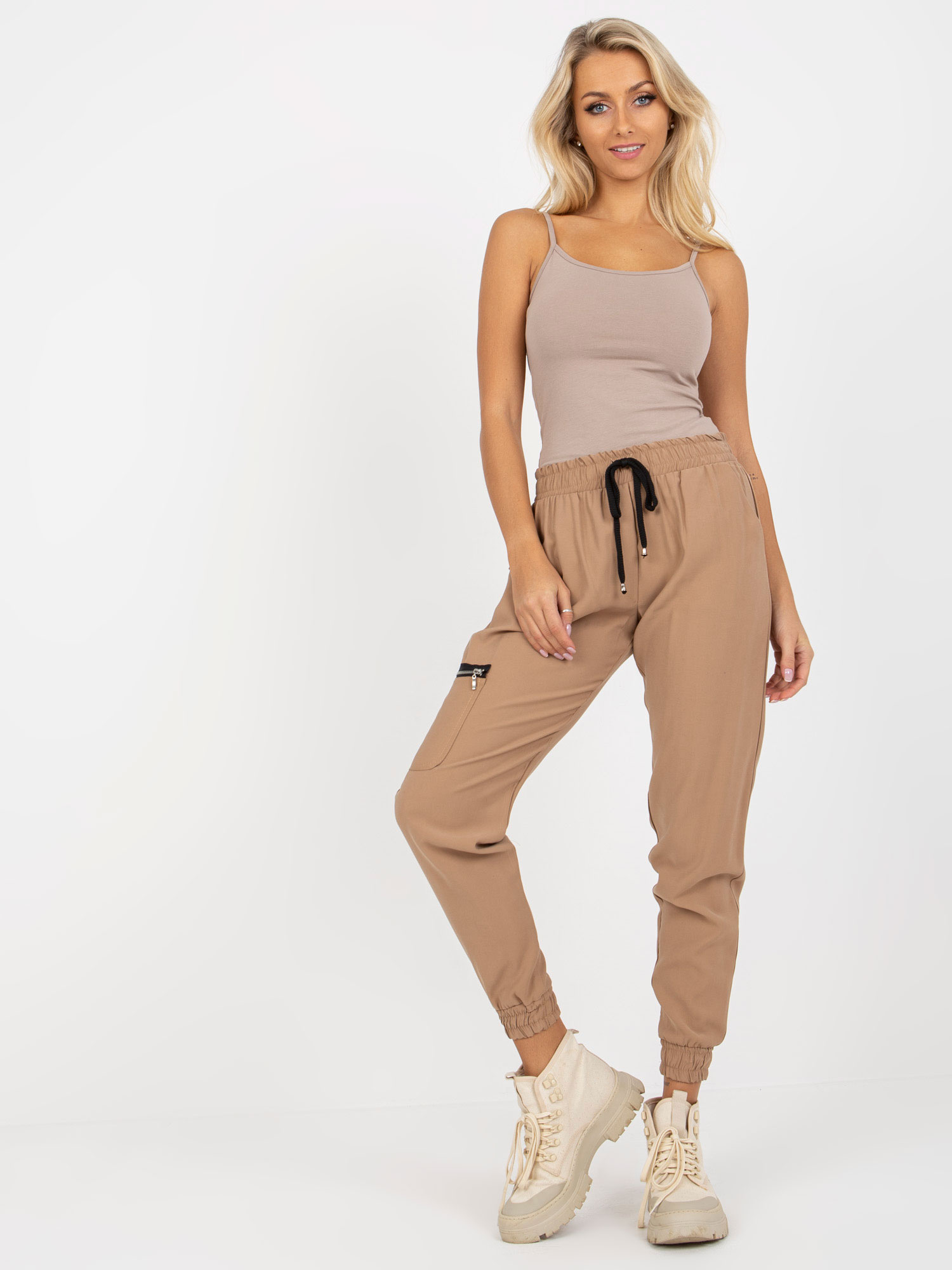Camel dámske nohavice s vreckami CHA-SP-2022.18-camel Veľkosť: L/XL