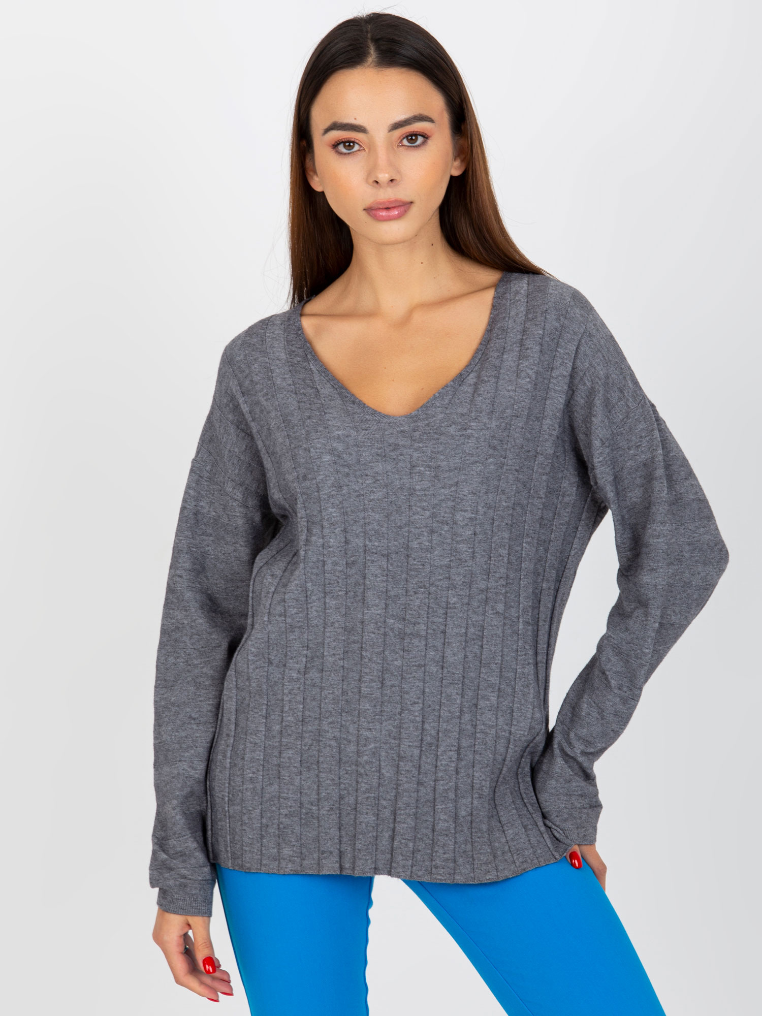Tmavosivý pruhovaný voľný sveter VI-SW-20233.19-dark grey Veľkosť: ONE SIZE