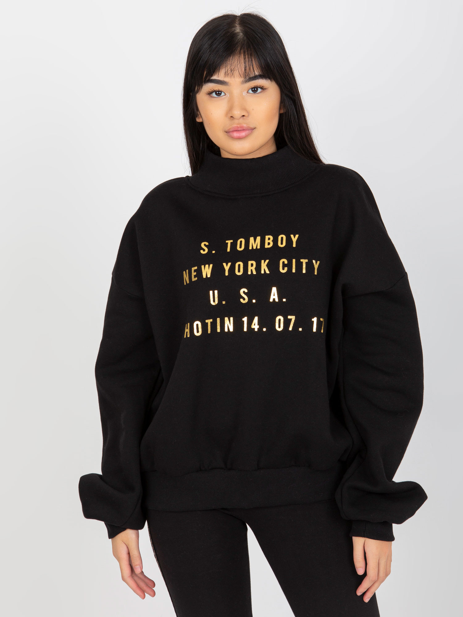 Čierna mikina so zlatým nápisom EM-BL-643.39X-black Veľkosť: L/XL