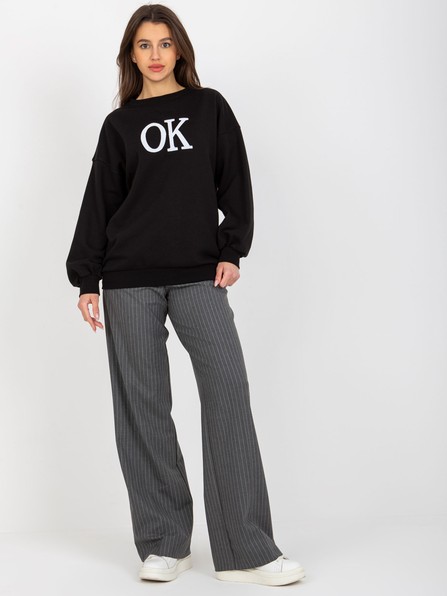 Čierna mikina s nápisom OK EM-BL-ES-21-536.94-blacck Veľkosť: ONE SIZE