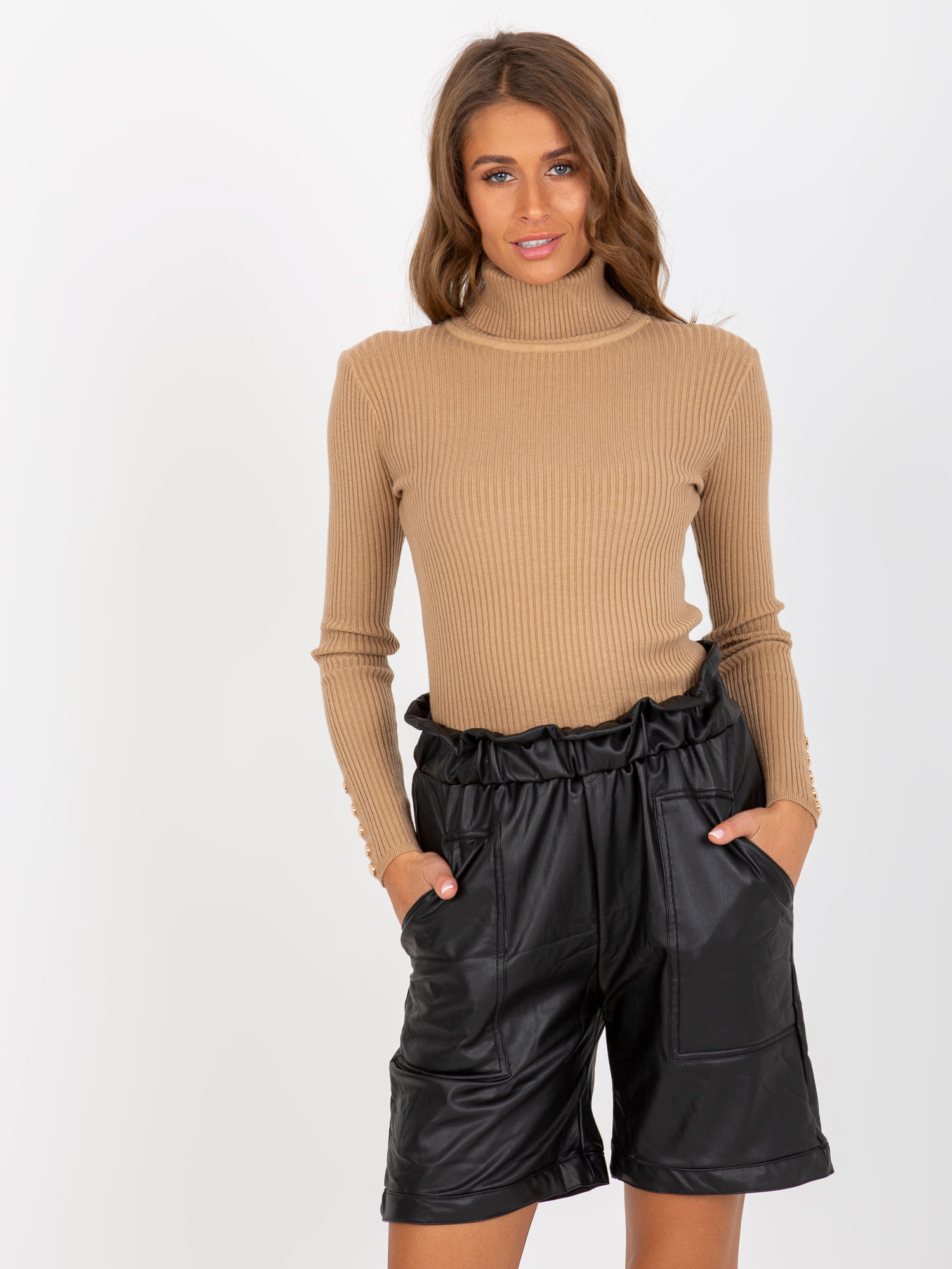 Čierne koženkové kraťasy -VI-SN-155.65P-black Veľkosť: S/M