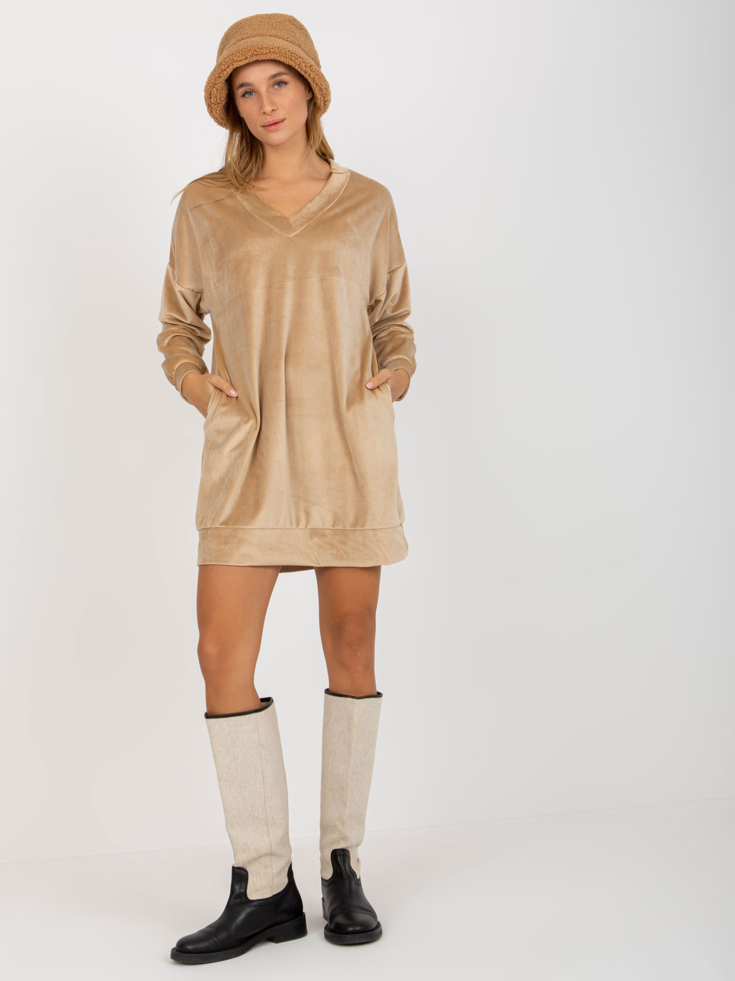 BÉŽOVÉ VELÚROVÉ MINI ŠATY RP-TU-8189.00X-BEIGE Veľkosť: S/M