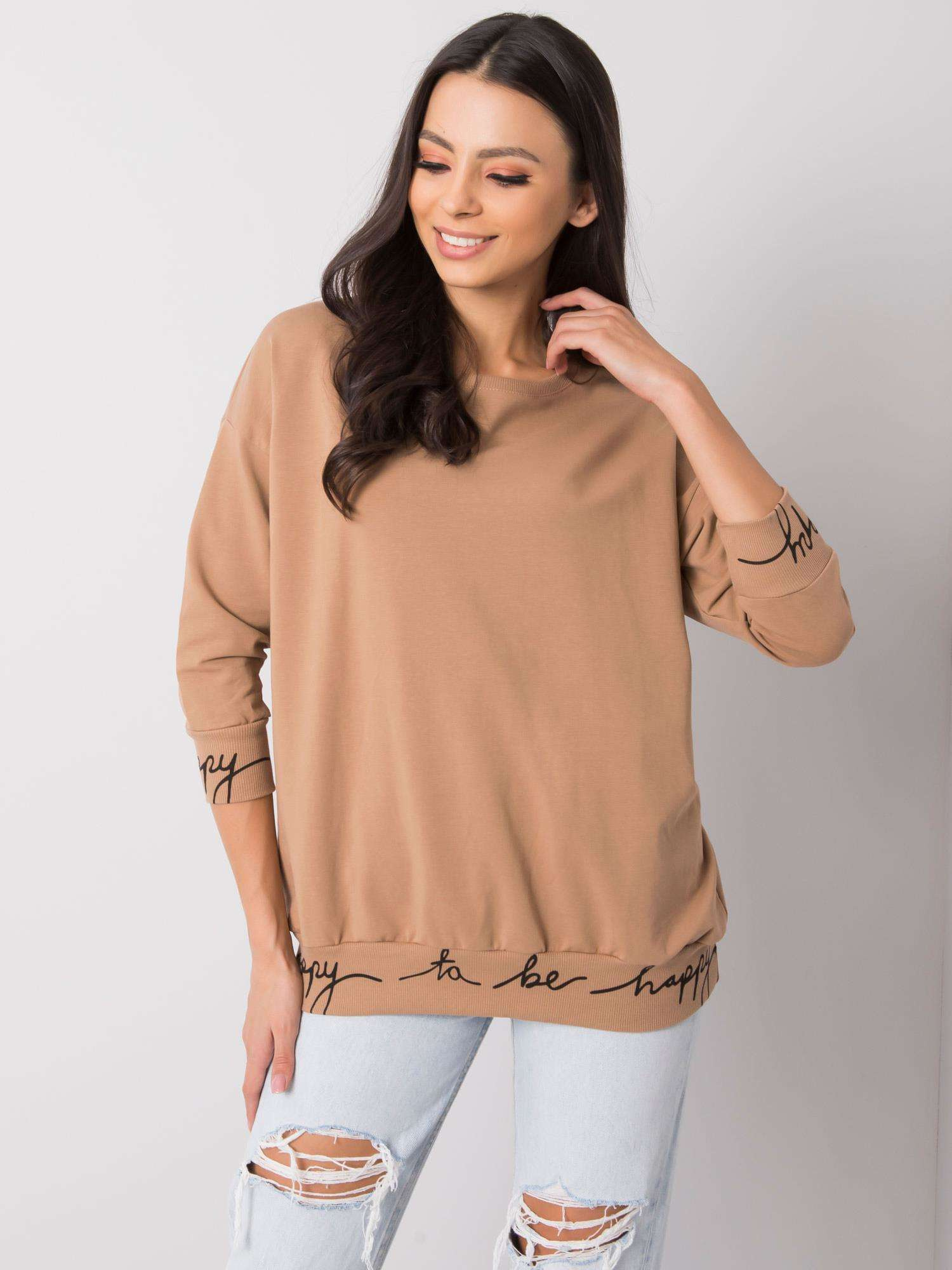 Svetlo hnedá dámska mikina s nápismi RV-BL-5978.06P-camel Veľkosť: ONE SIZE