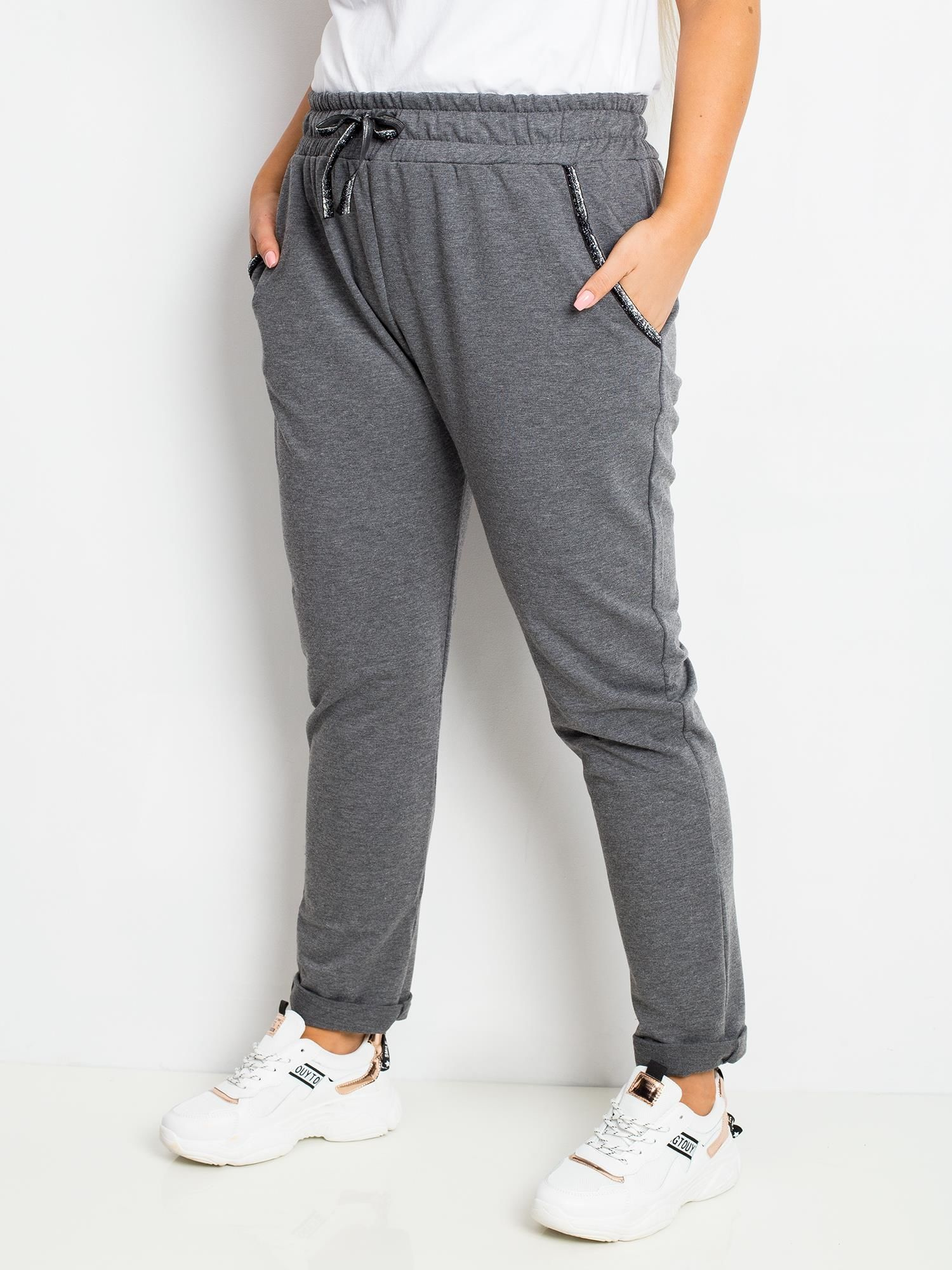 Dámske svetlosivé tepláky RV-DR-4765.52-light grey Veľkosť: 2XL