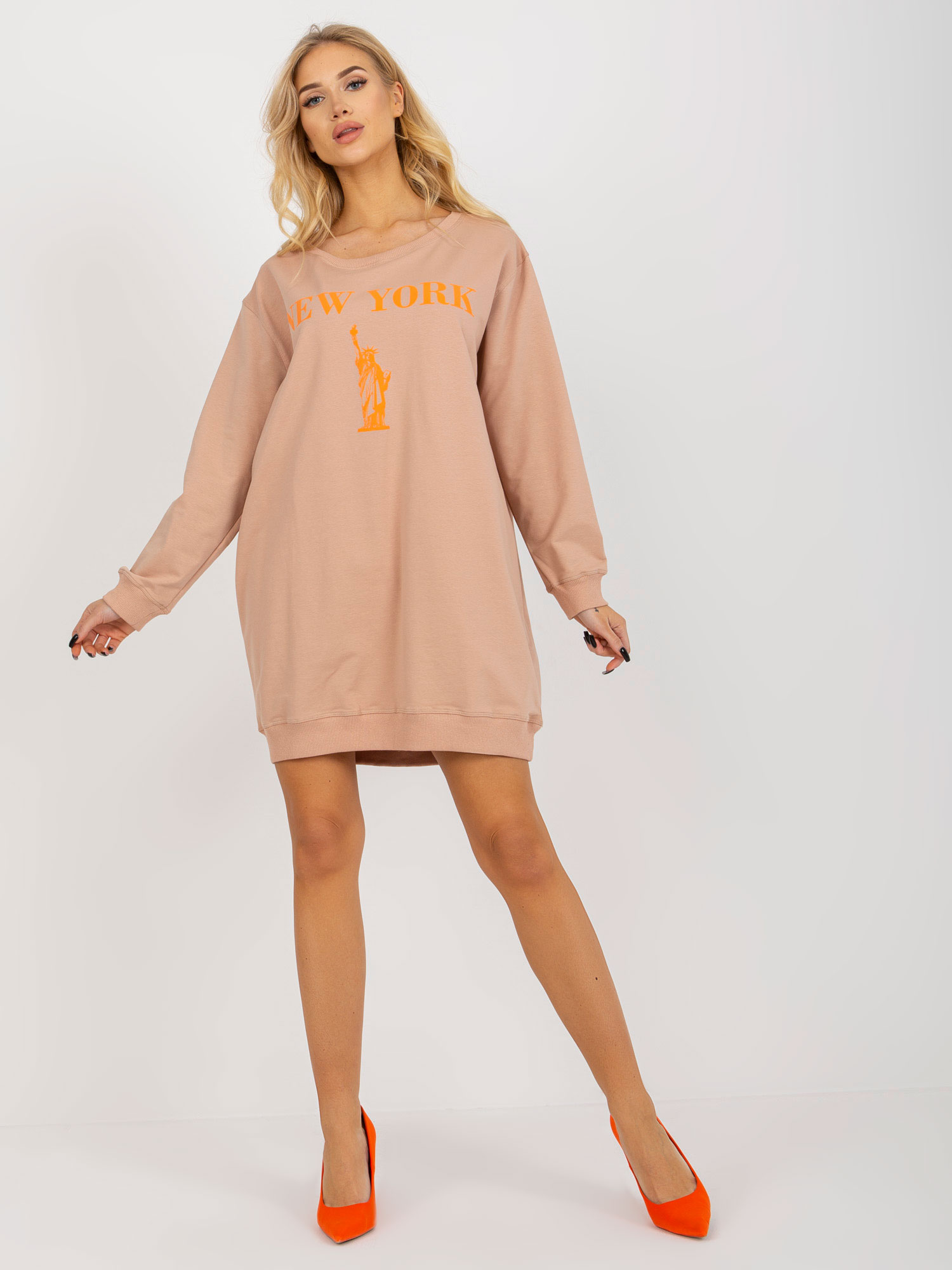 BÉŽOVÉ MIKINOVÉ ŠATY S ORANŽOVOU POTLAČOU VI-BL-3212.15X-BEIGE Veľkosť: ONE SIZE