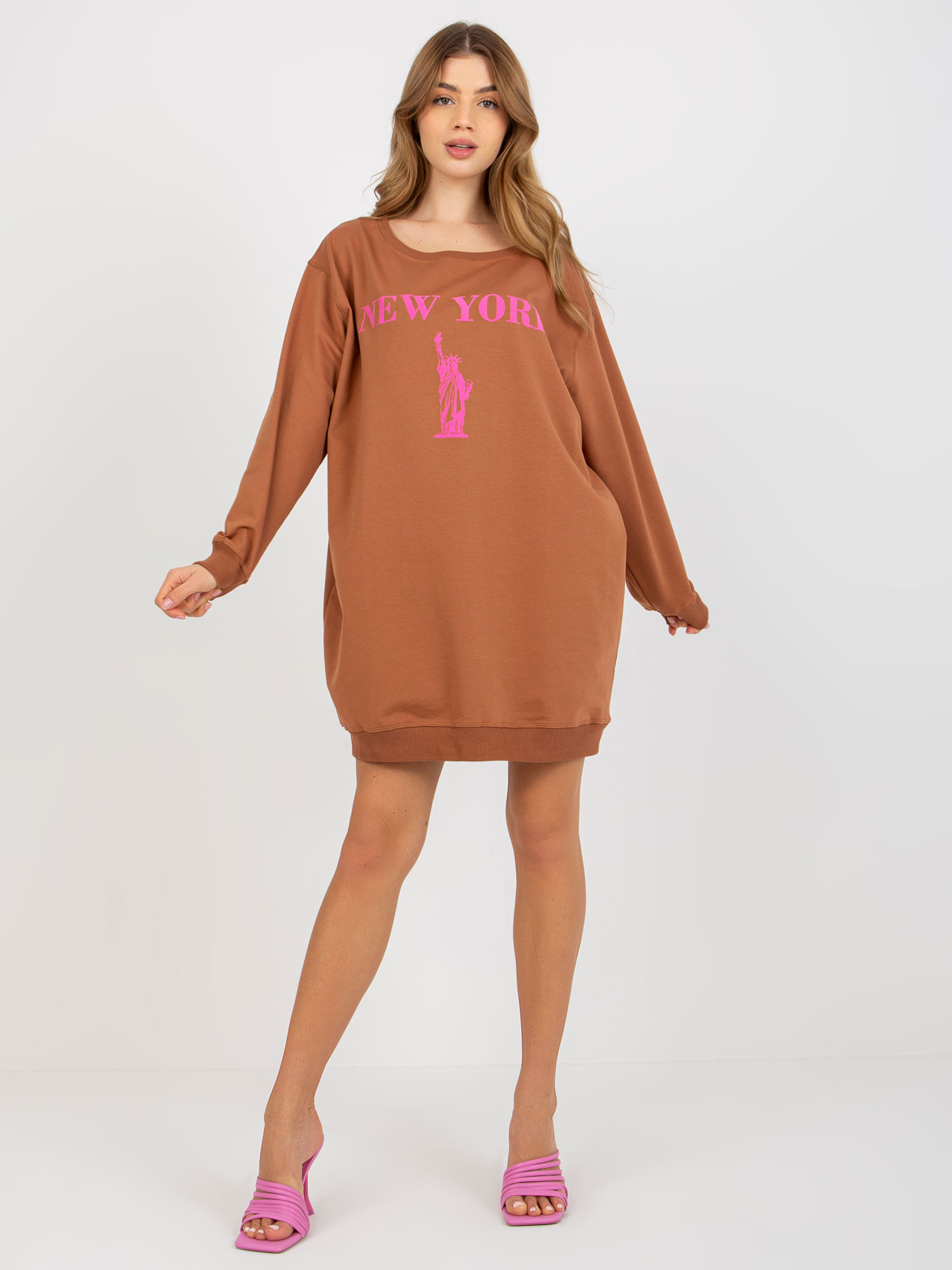 Svetlohnedé mikinové šaty s potlačou VI-BL-3212.15X-light brown Veľkosť: ONE SIZE